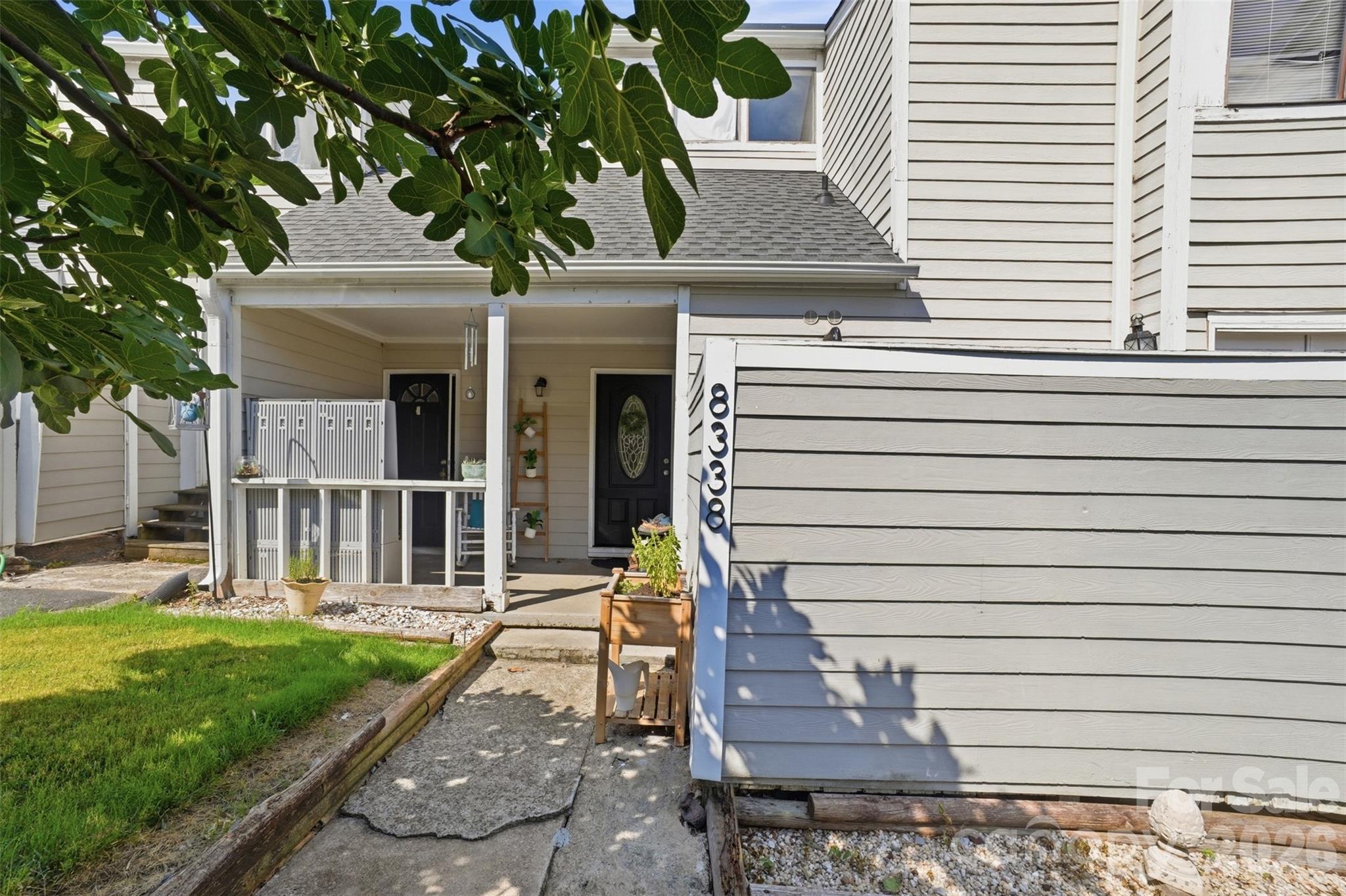 8338 Cricket Lake Dr, Charlotte, NC 28277