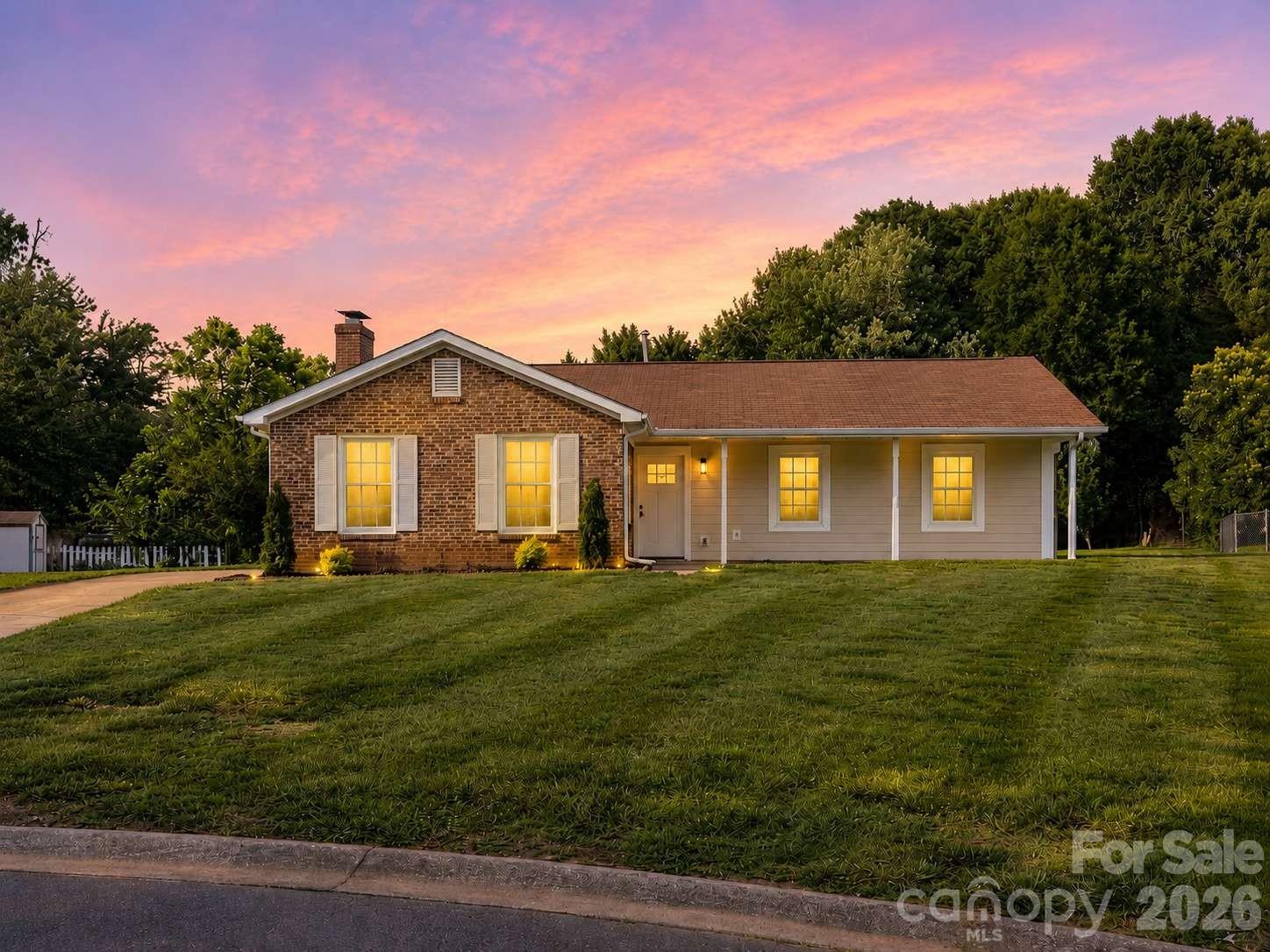 9113 Darius Ct, Charlotte, NC 28227