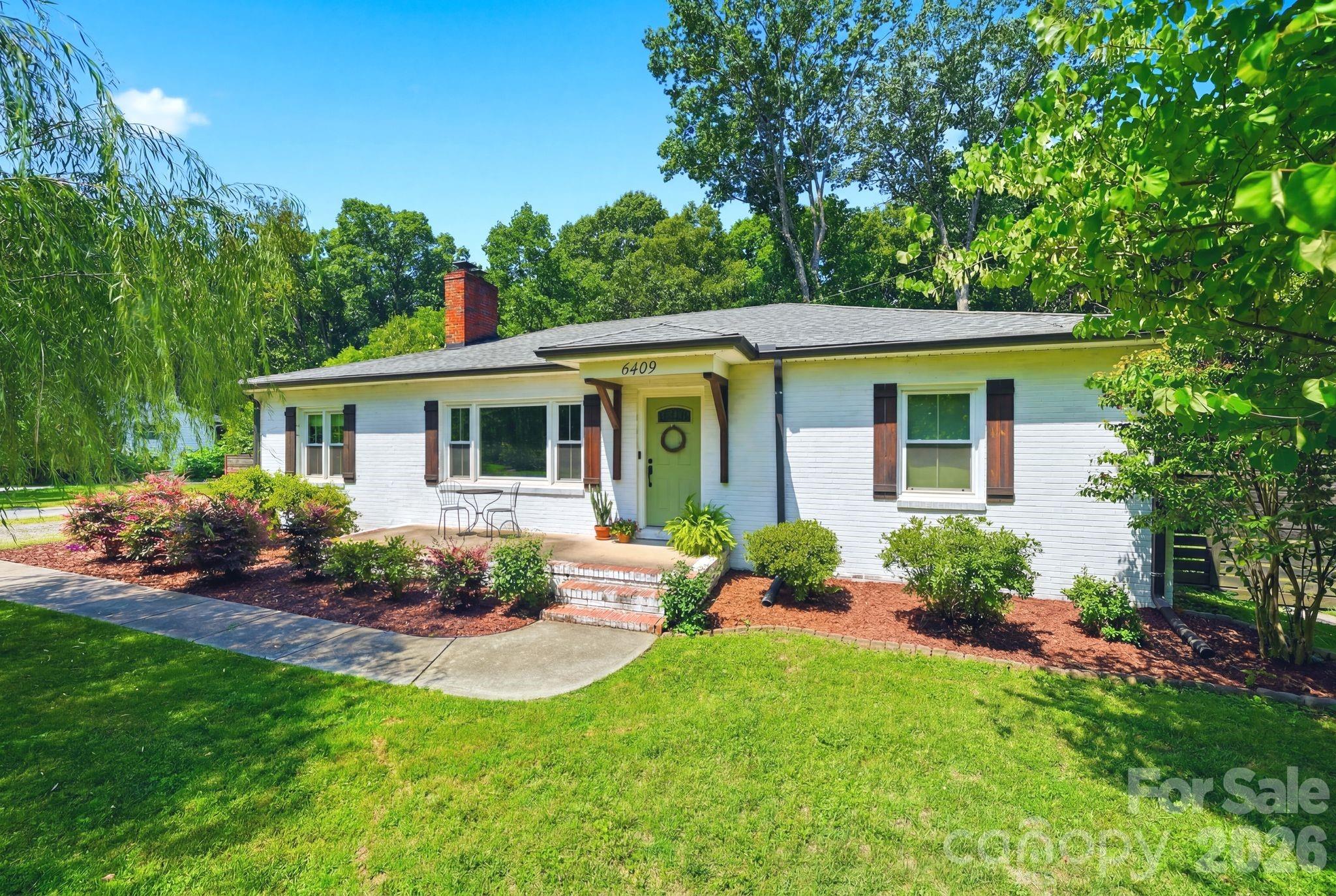 6409 Woodland Cir, Charlotte, NC 28216