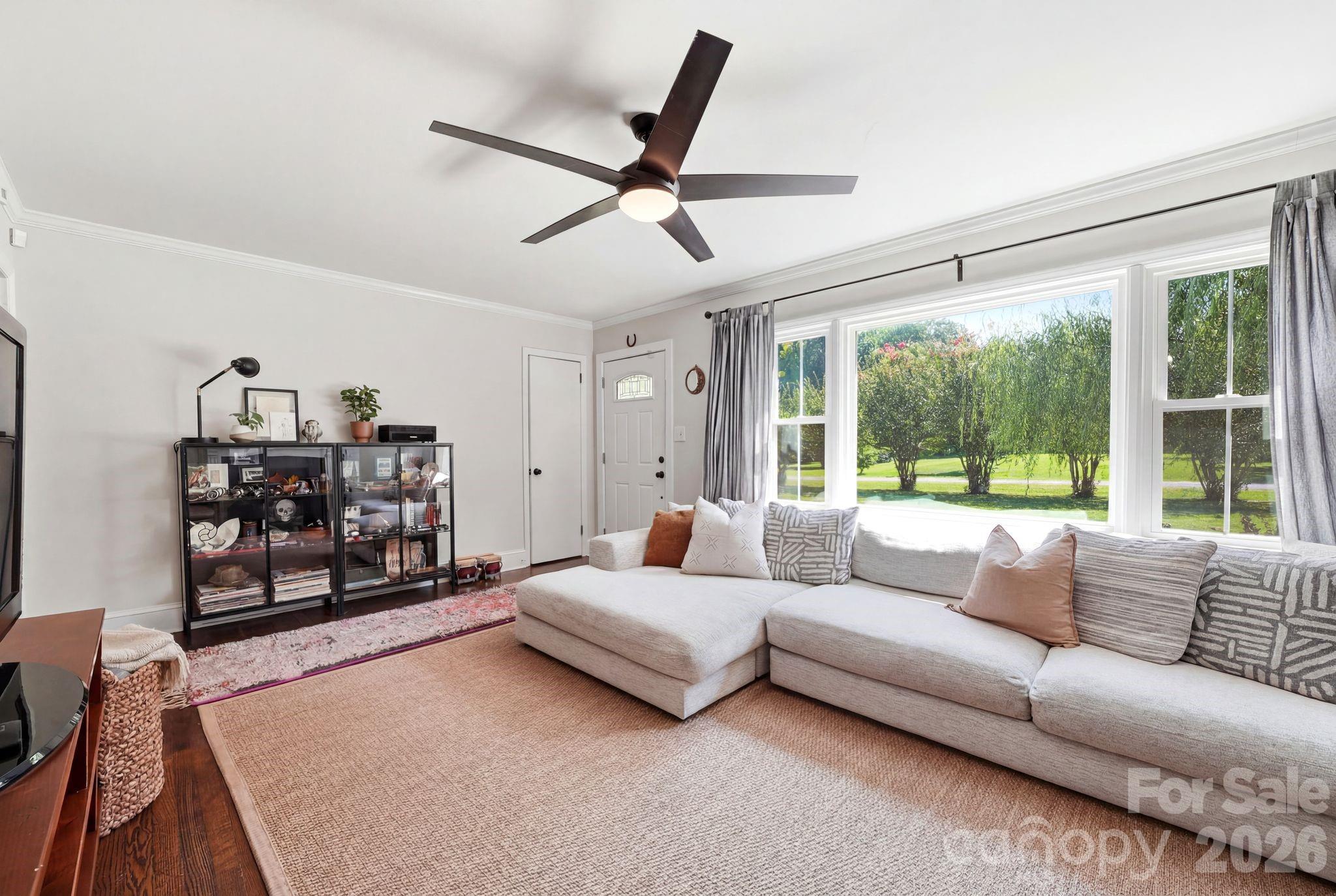 6409 Woodland Cir, Charlotte, NC 28216