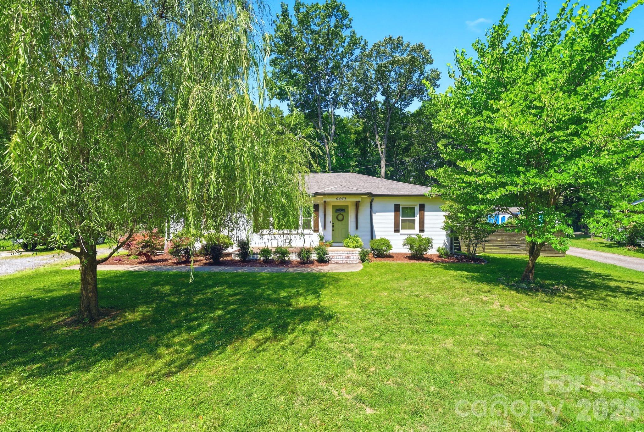 6409 Woodland Cir, Charlotte, NC 28216