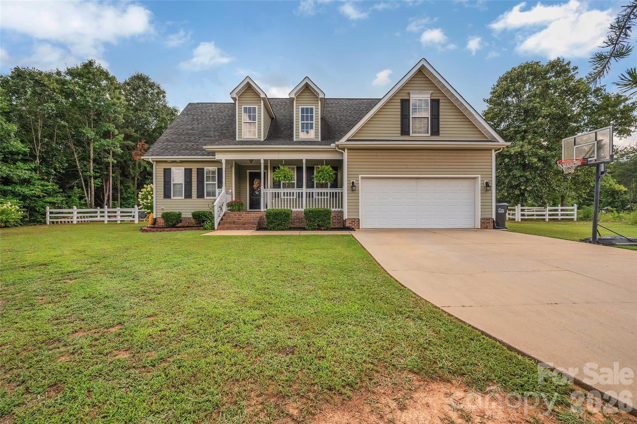 2114 Pinnacle View Dr, Kings Mountain, NC 28086