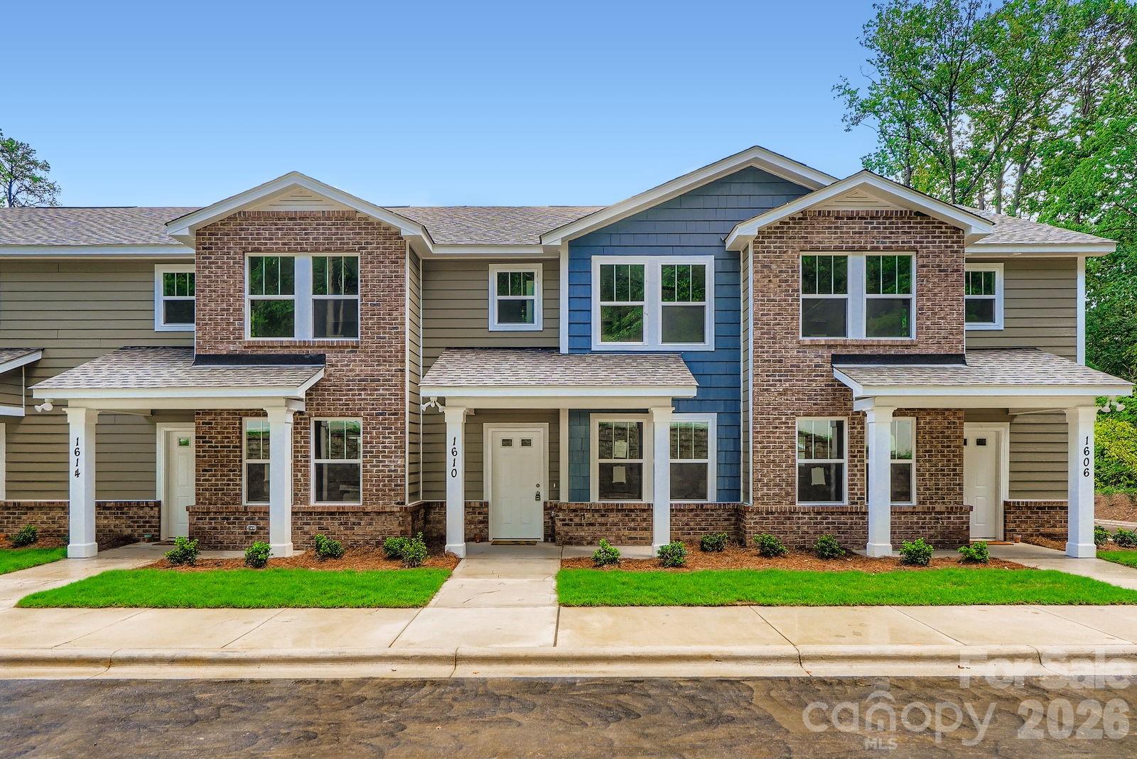 1610 Ct Brooks Cir, Charlotte, NC 28212