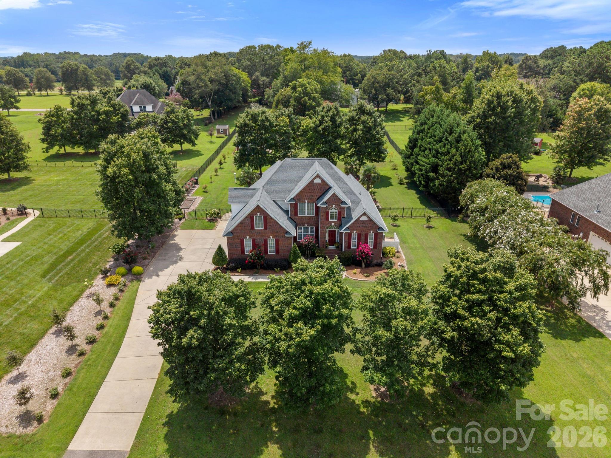 527 Hallman Dr, Rock Hill, SC 29732