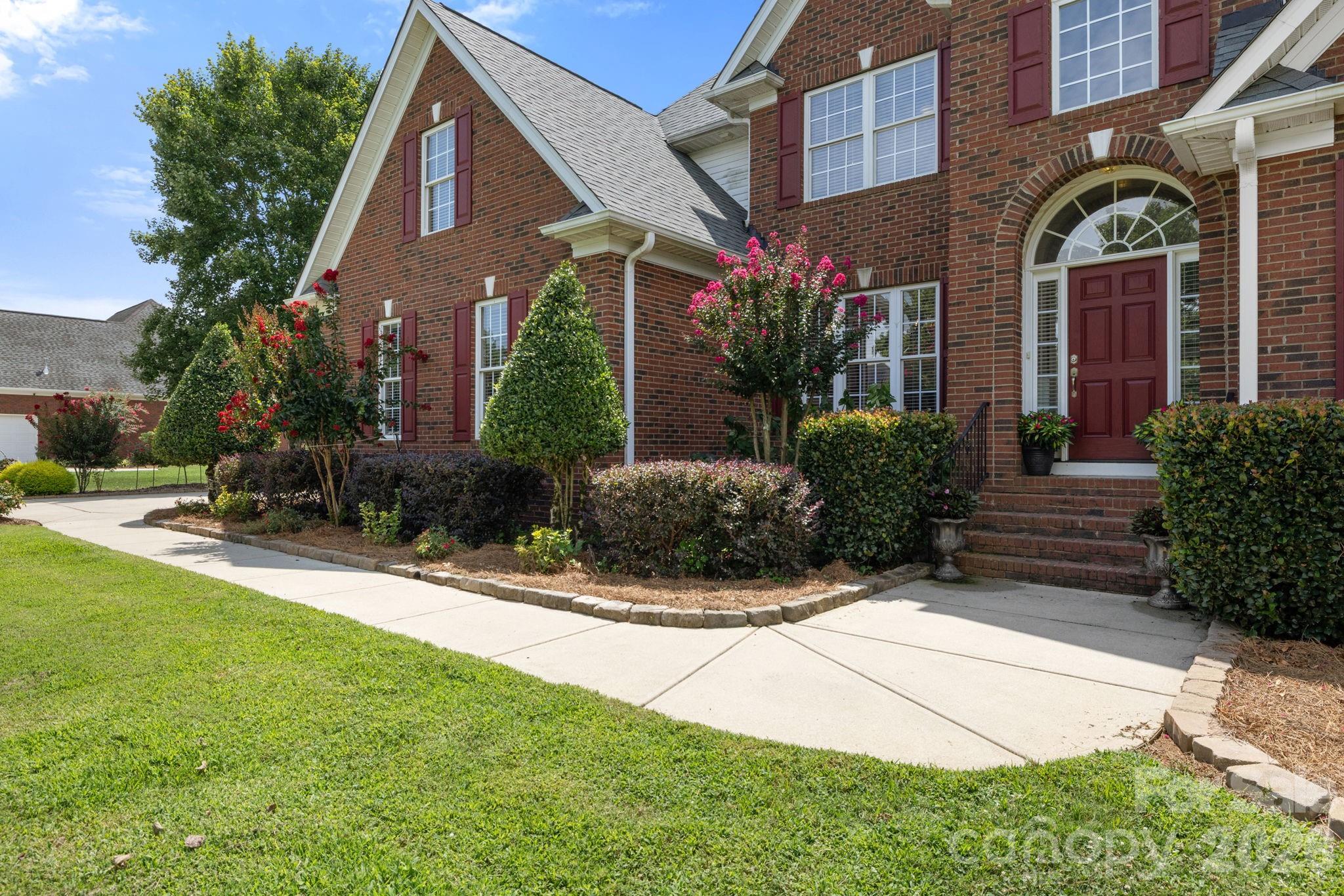 527 Hallman Dr, Rock Hill, SC 29732