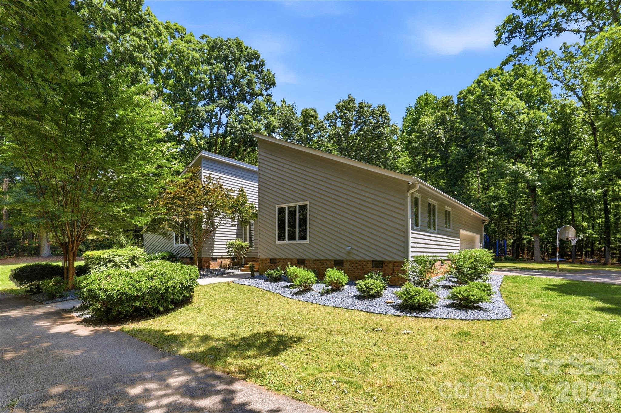 229 Cari Ln, Matthews, NC 28104