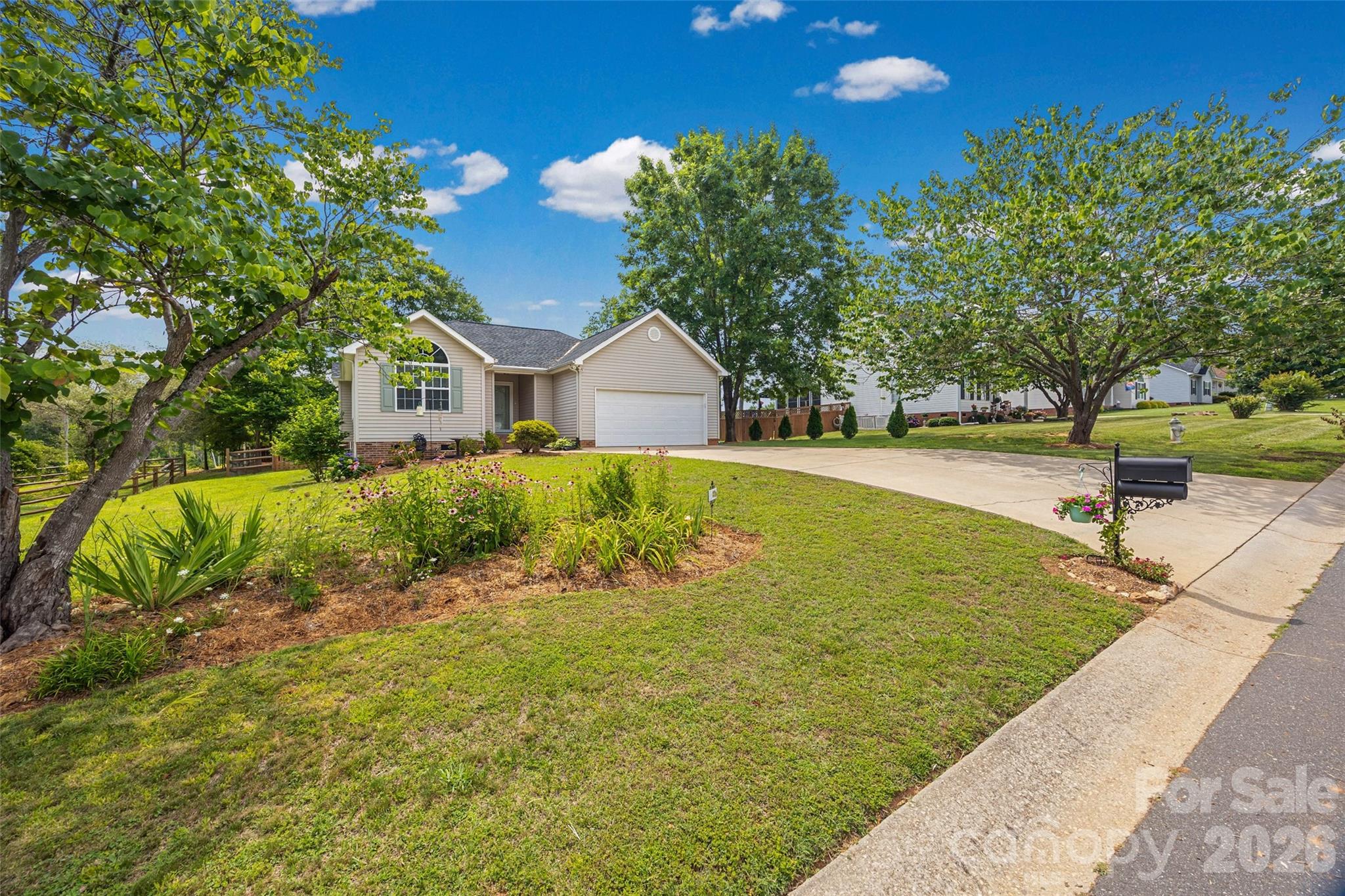 808 Chipmeadow Ln, York, SC 29745
