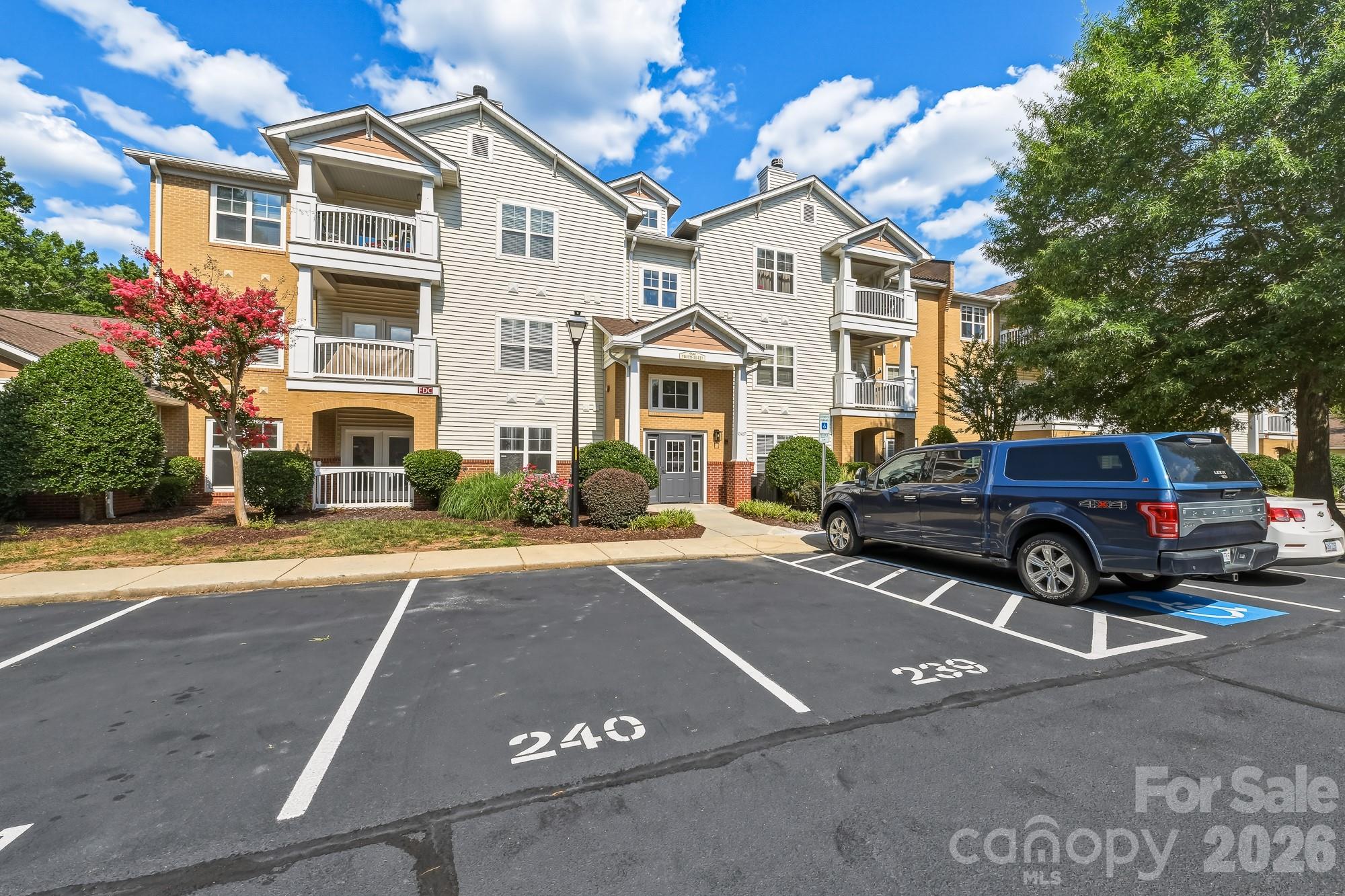 16409 Golden River Ln, Charlotte, NC 28277