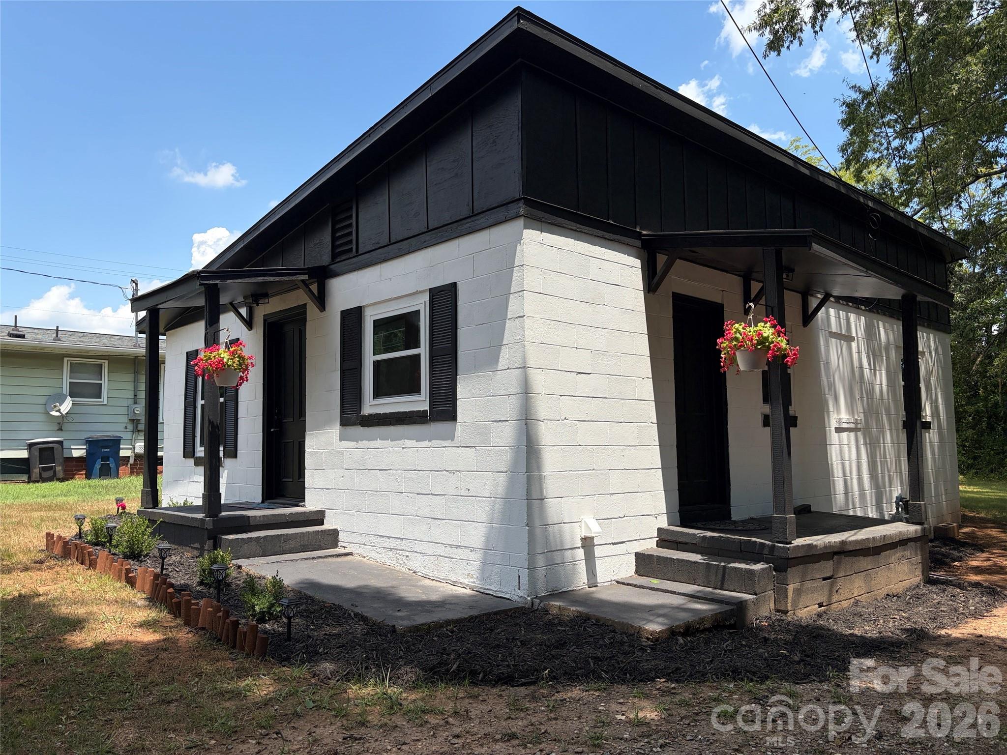 1107 S Meeting St, Statesville, NC 28677