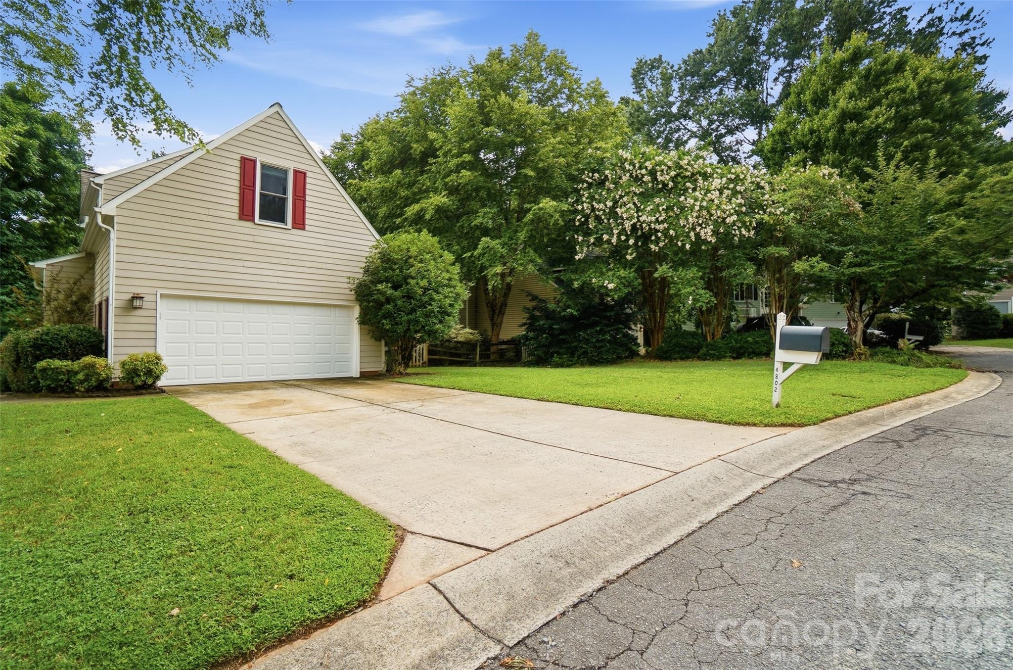 4802 Bridle Ridge Ln, Charlotte, NC 28269
