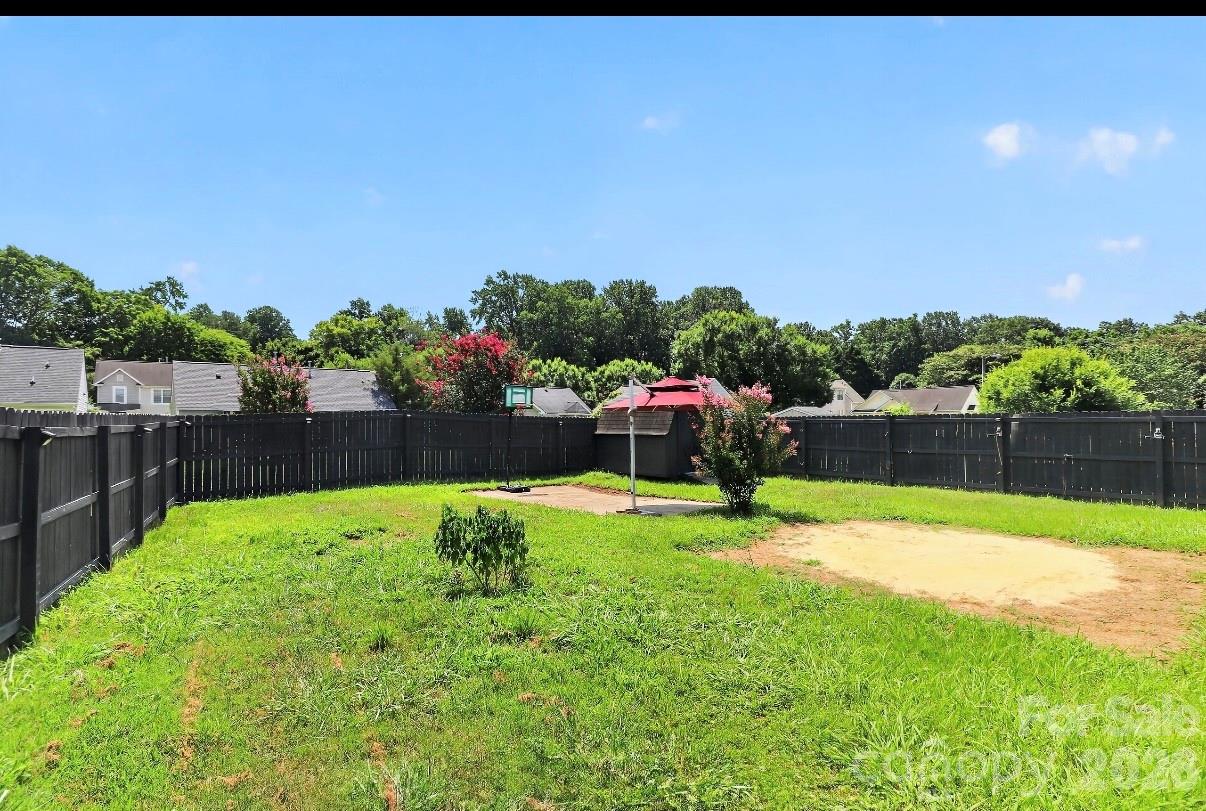 6033 Mary Blair Ln, Charlotte, NC 28214