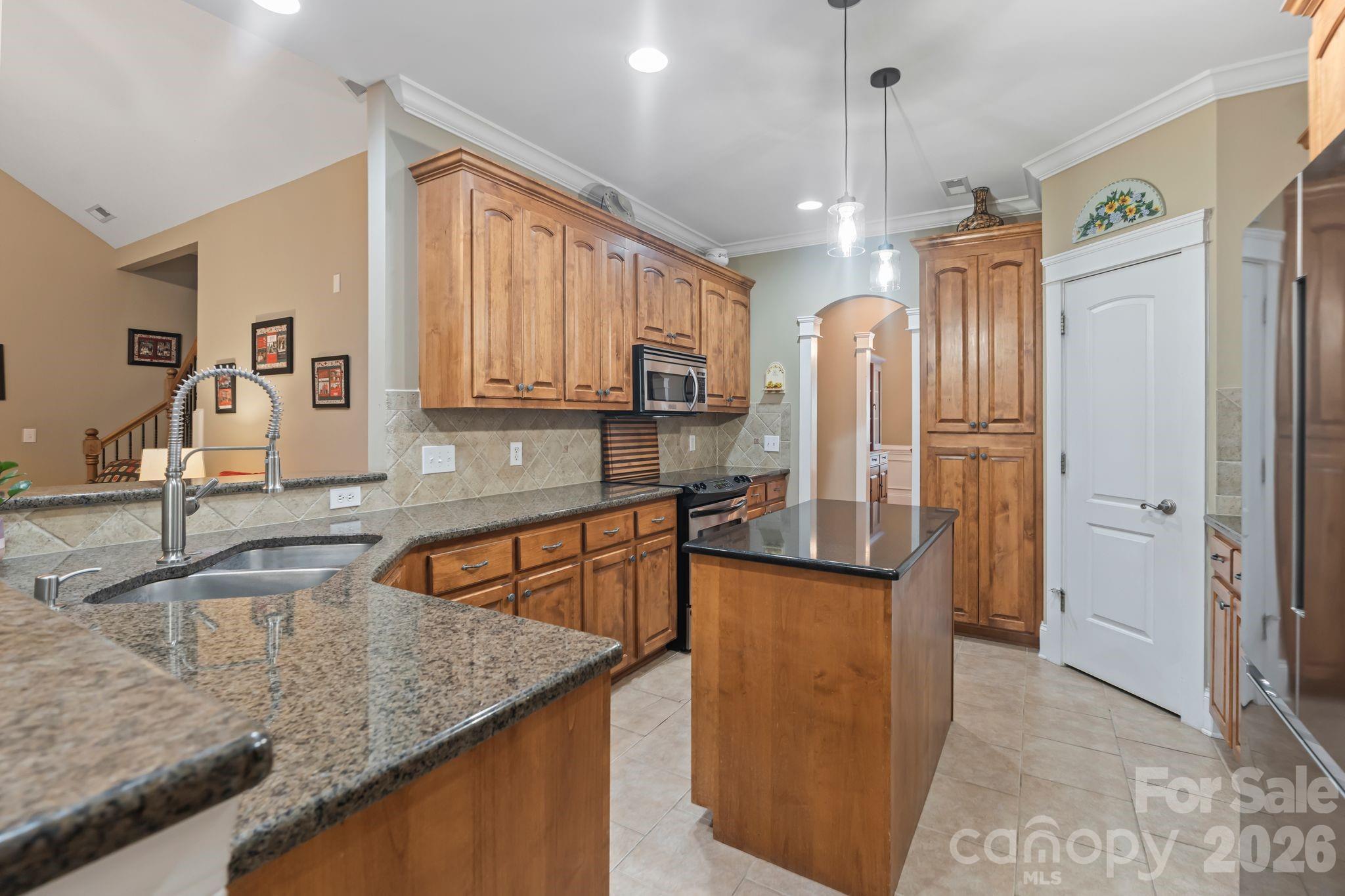138 Fox Hunt Dr, Mooresville, NC 28117