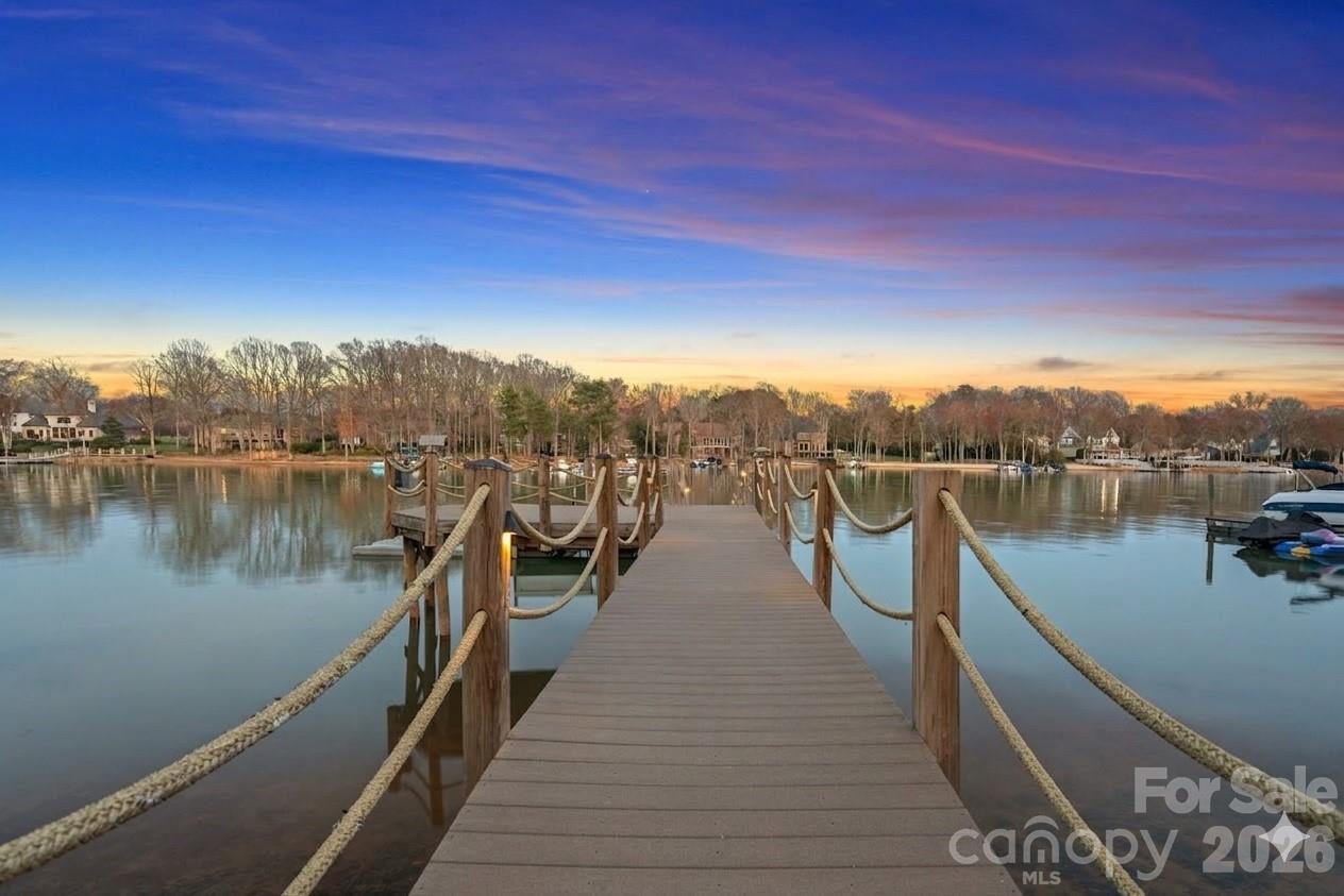 101 S Longfellow Ln, Mooresville, NC 28117