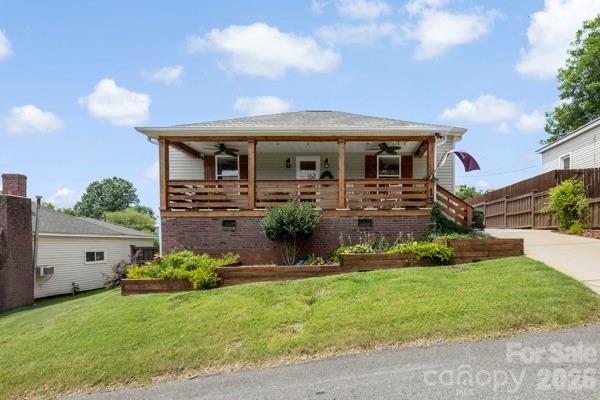 13 1st St, Cramerton, NC 28032