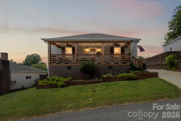 13 1st St, Cramerton, NC 28032