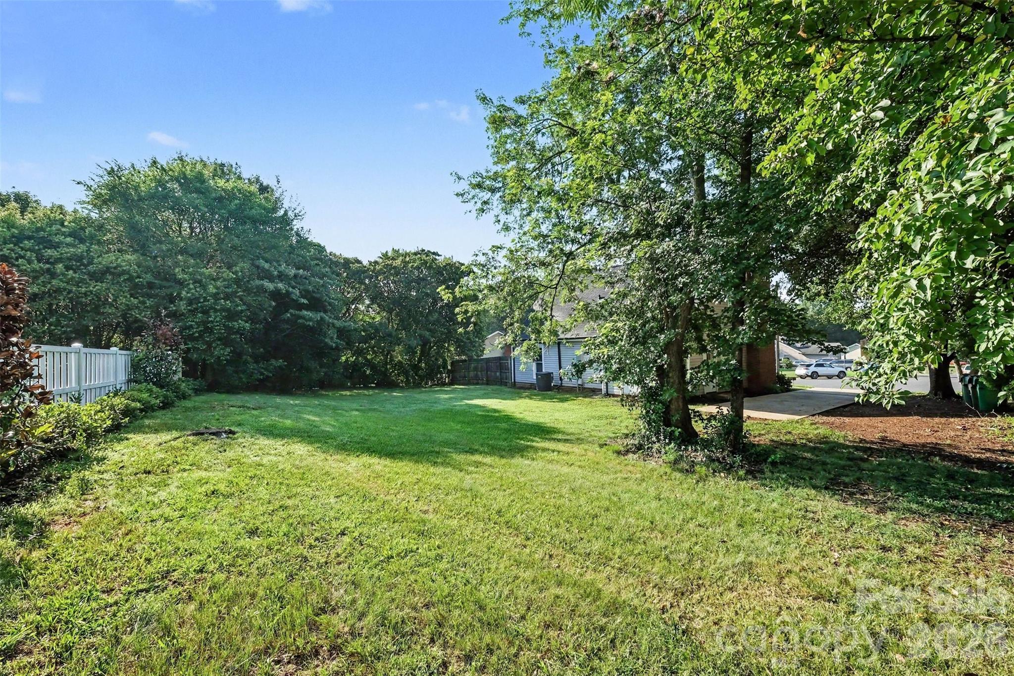 6739 Old Meadow Rd, Charlotte, NC 28227