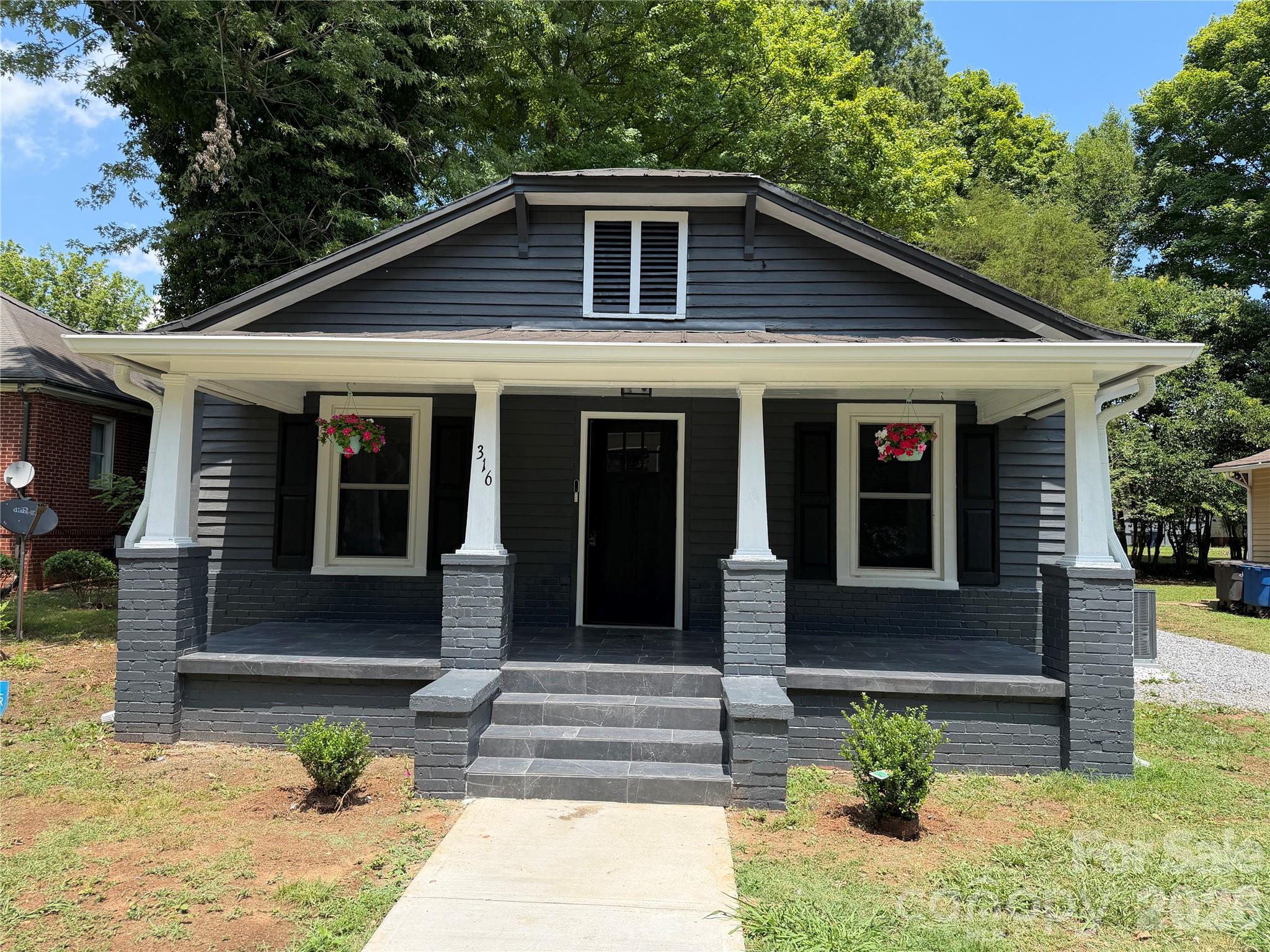 316 N Bost St, Statesville, NC 28677