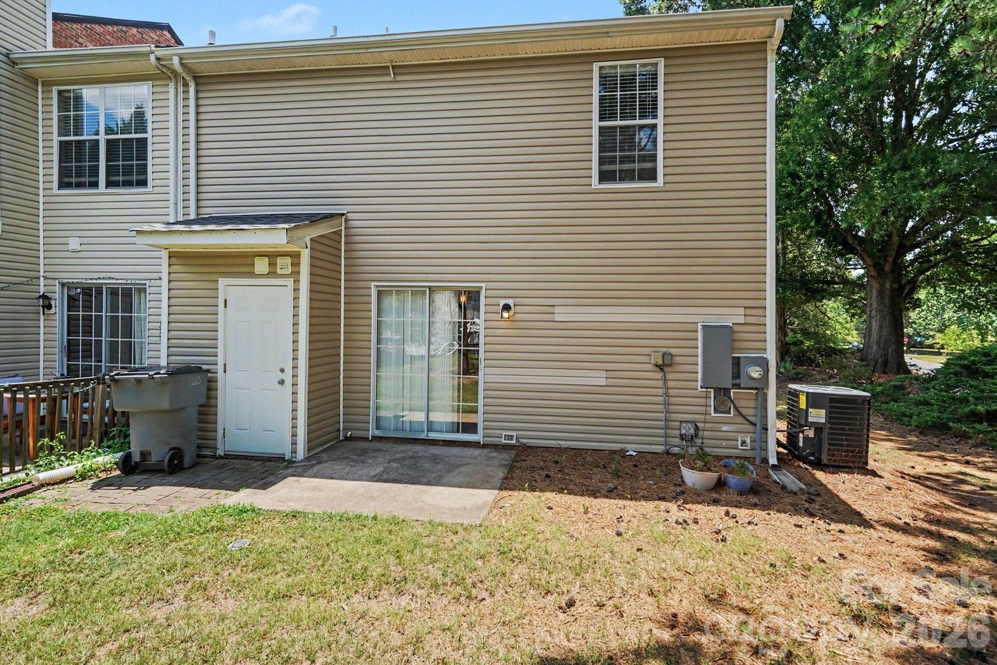 8260 Golf Ridge Dr, Charlotte, NC 28277