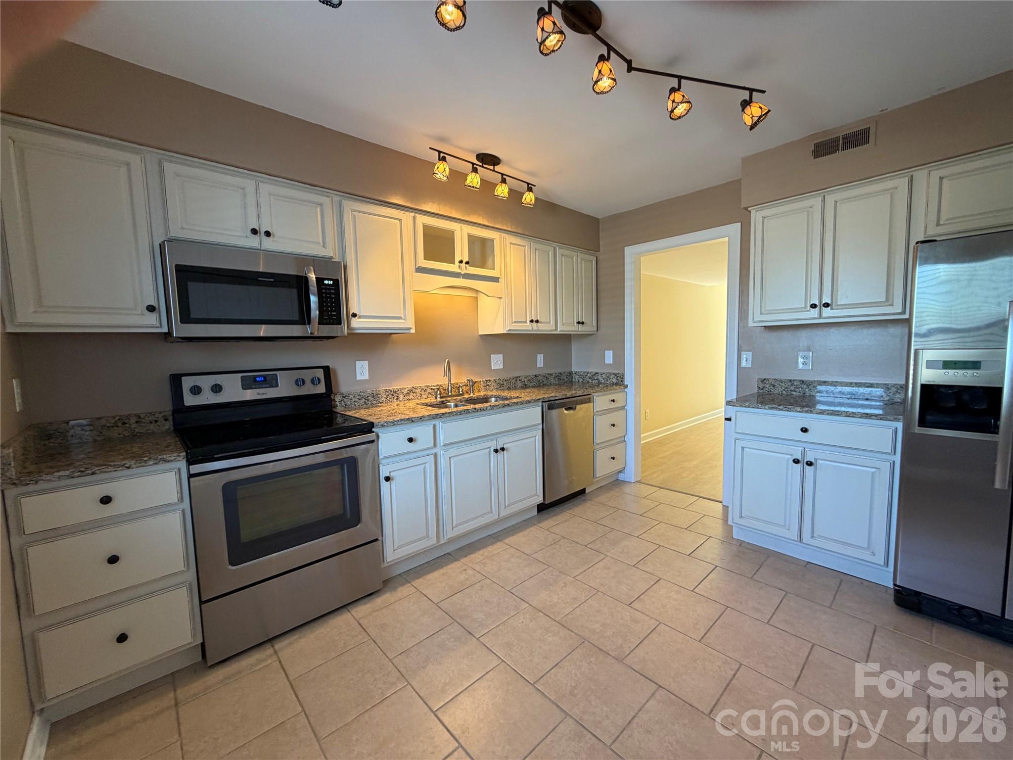 2705 N Center St #46, Hickory, NC 28601