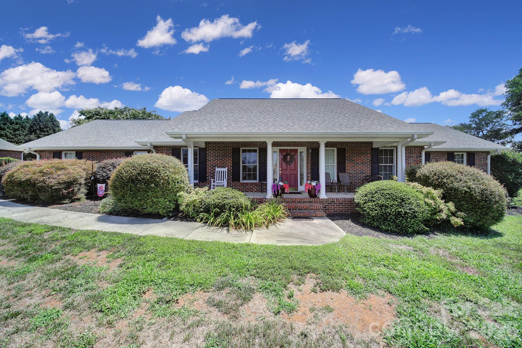 129 Verna Dr, Statesville, NC 28625