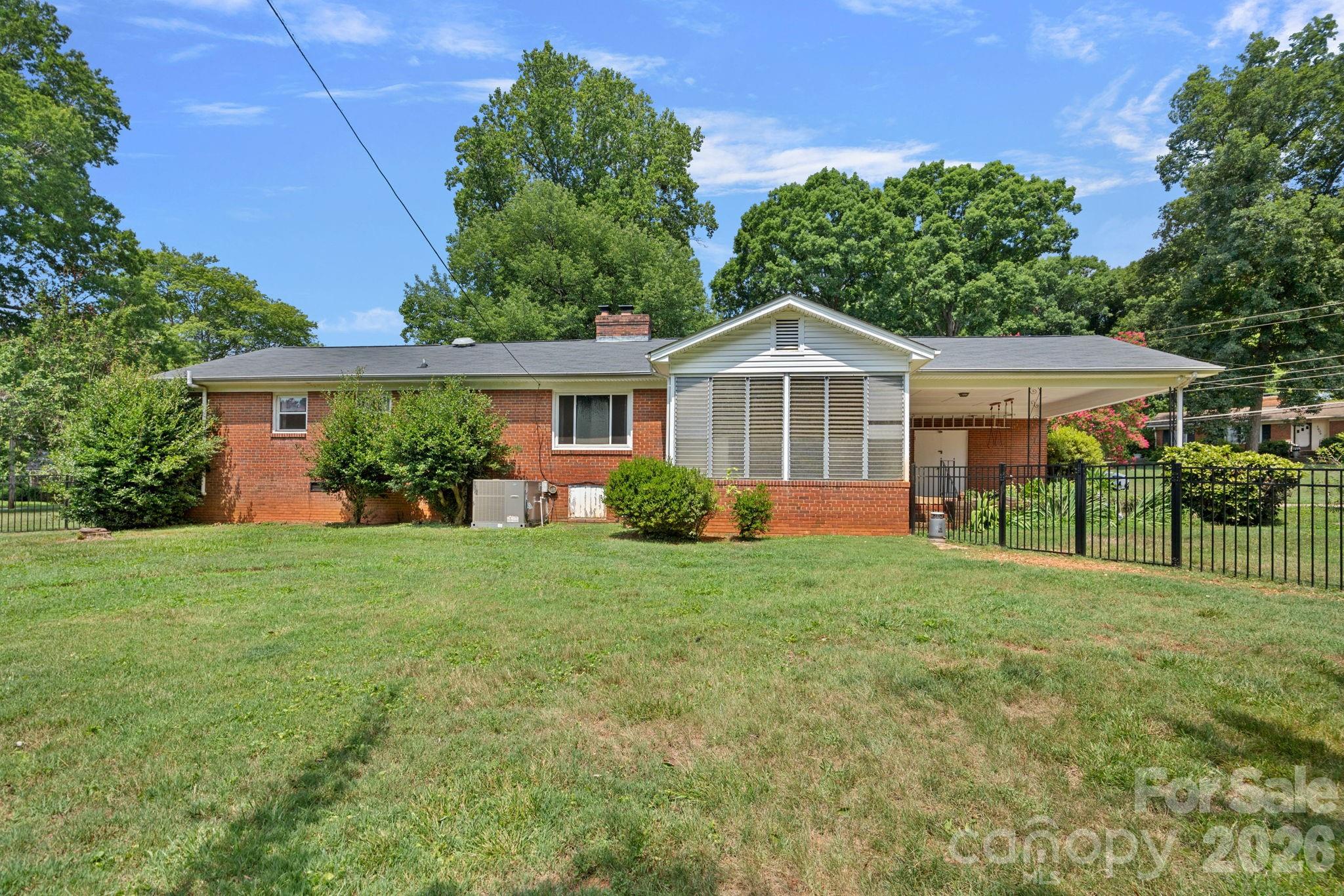 1600 Woodberry Rd, Charlotte, NC 28212