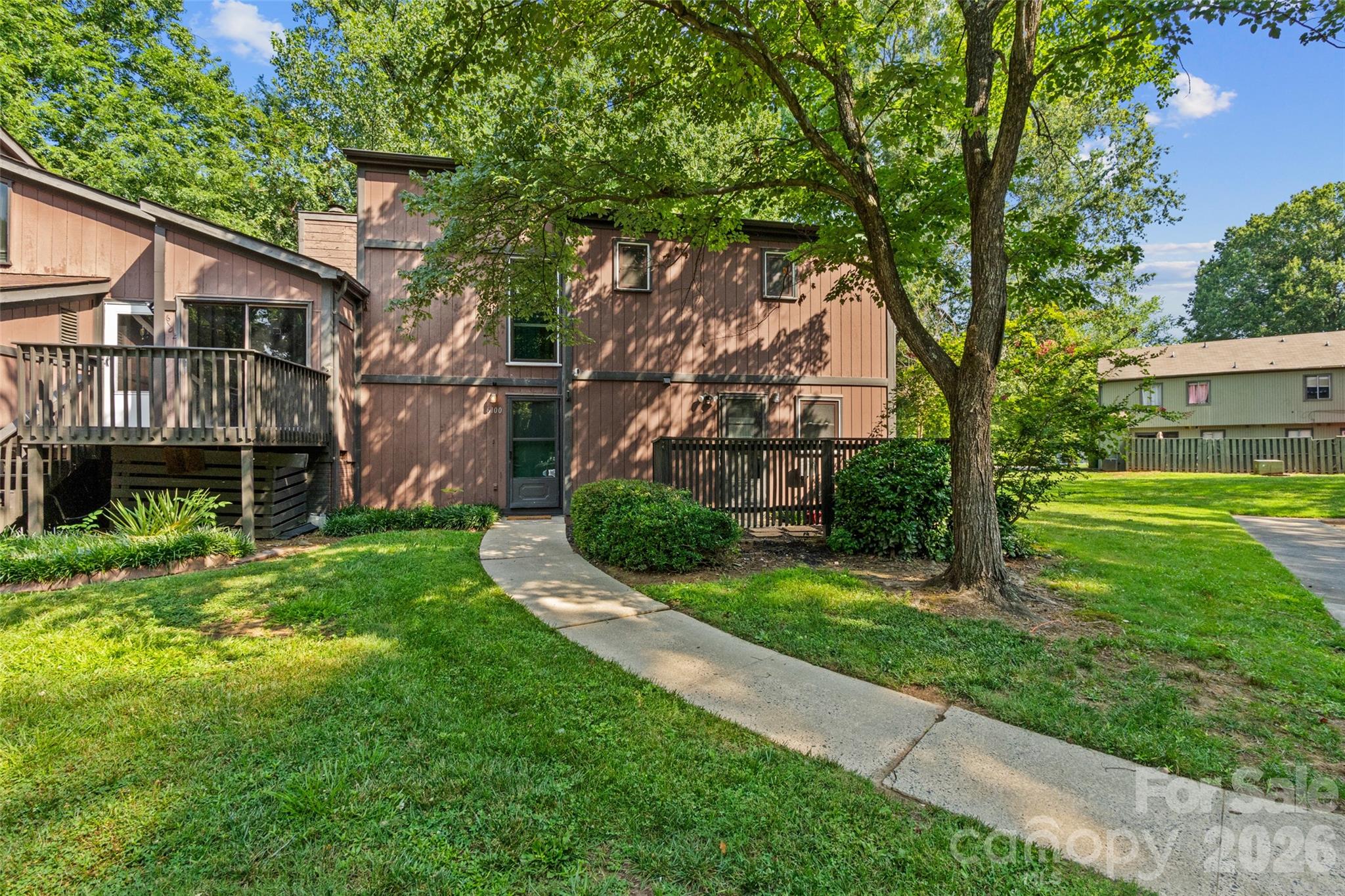 6100 Honeysuckle Ln, Charlotte, NC 28212