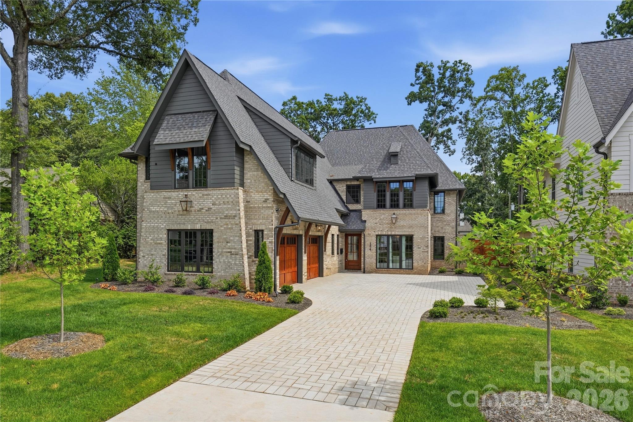 154 N Canterbury Rd, Charlotte, NC 28211