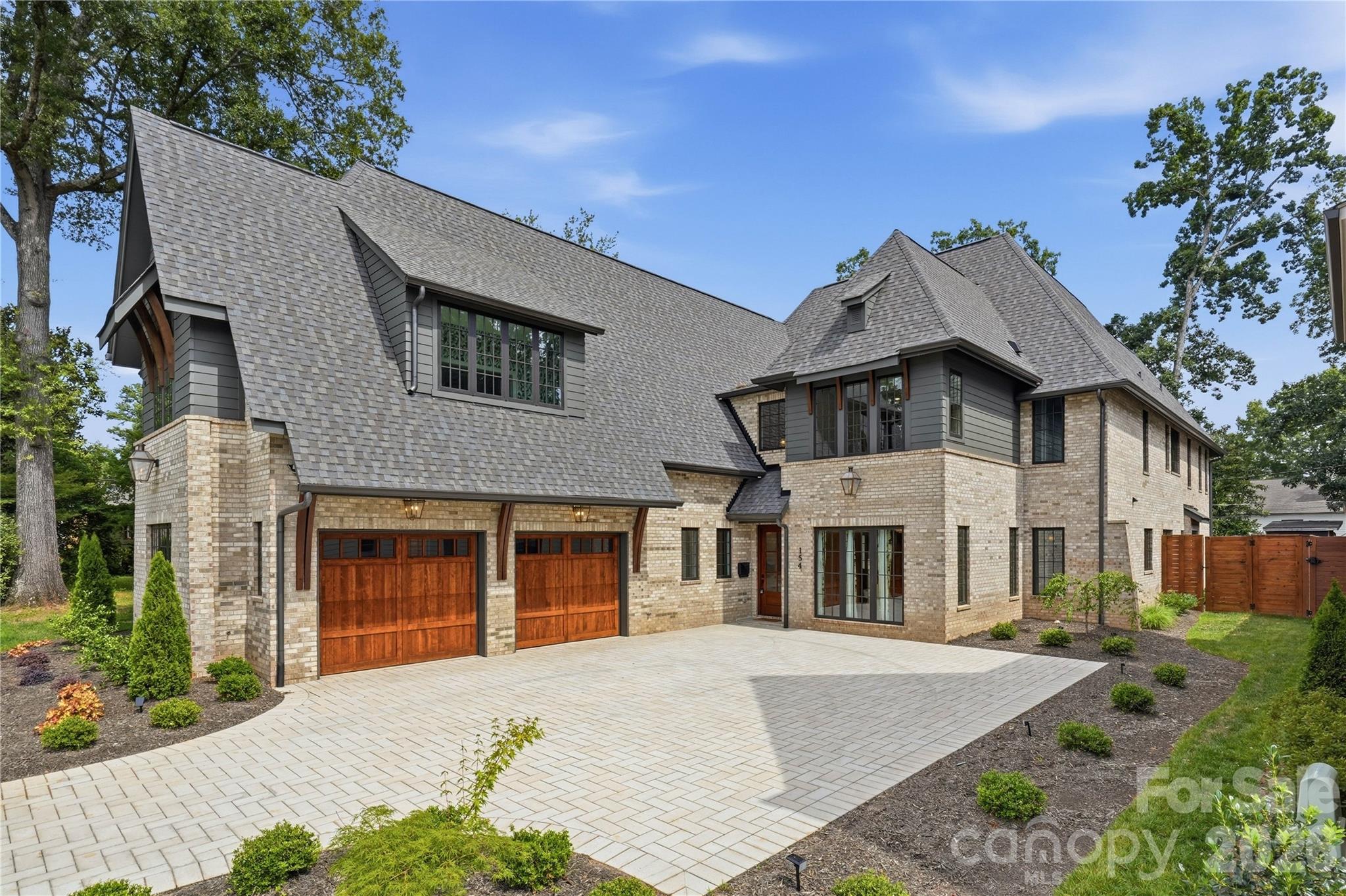 154 N Canterbury Rd, Charlotte, NC 28211