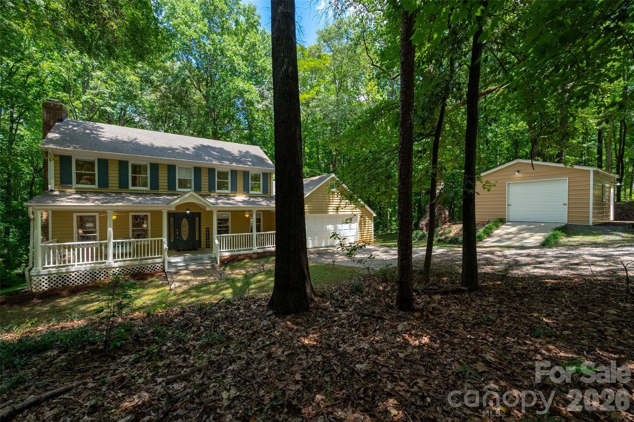 909 Woodland Forest Dr, Waxhaw, NC 28173