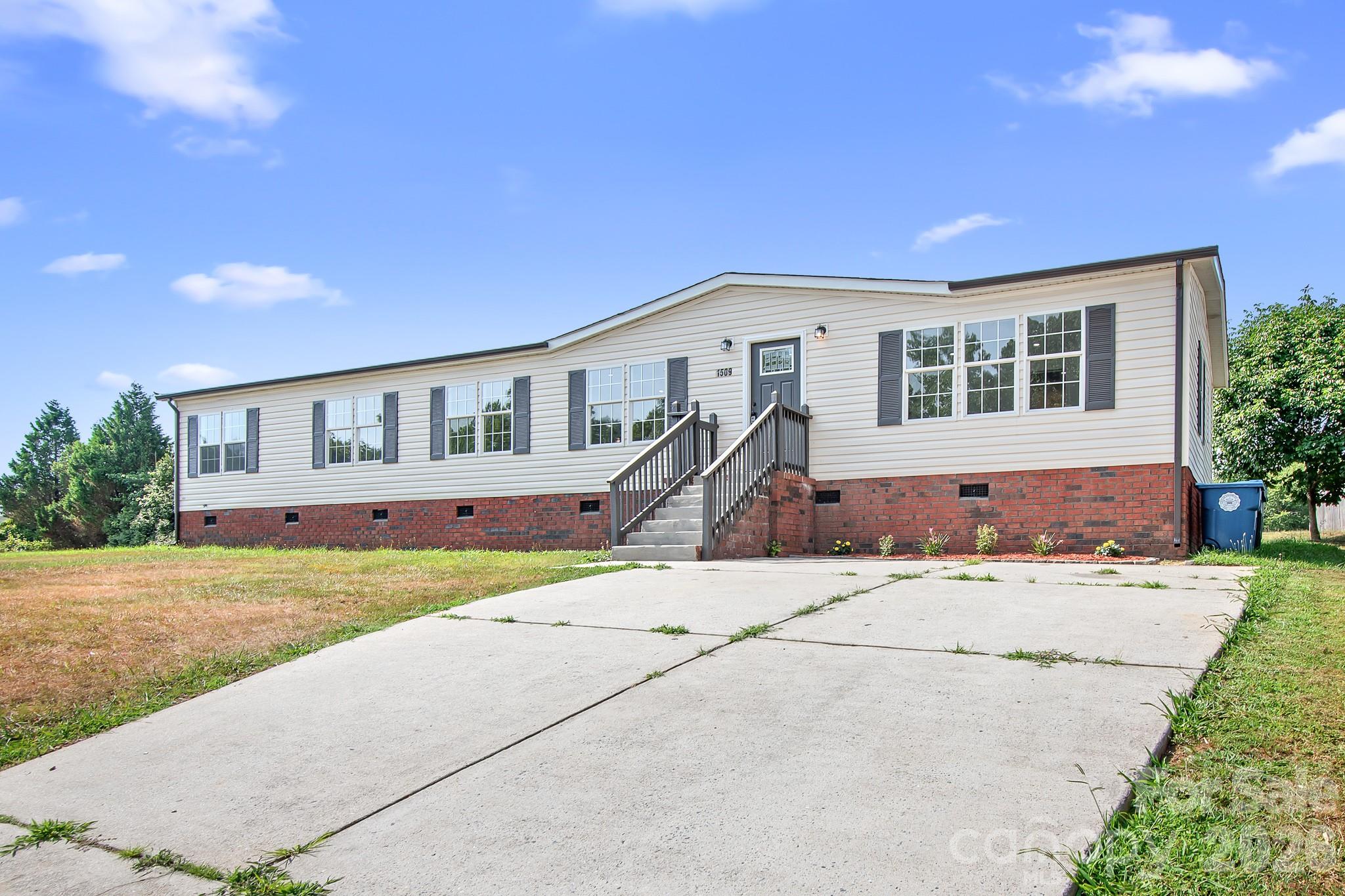 1509 Keystone Dr, Salisbury, NC 28147