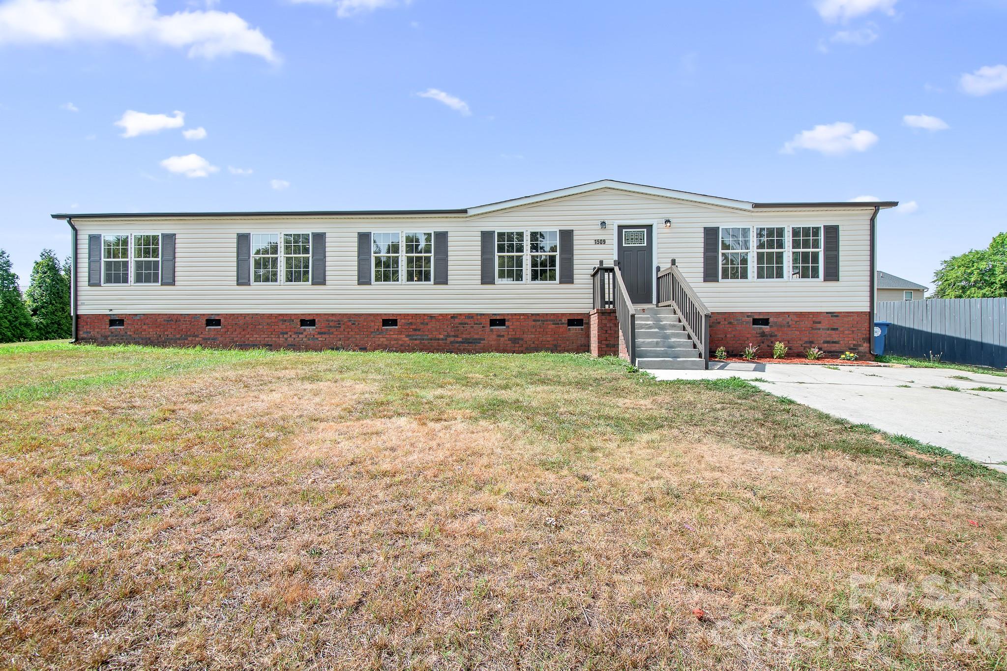 1509 Keystone Dr, Salisbury, NC 28147
