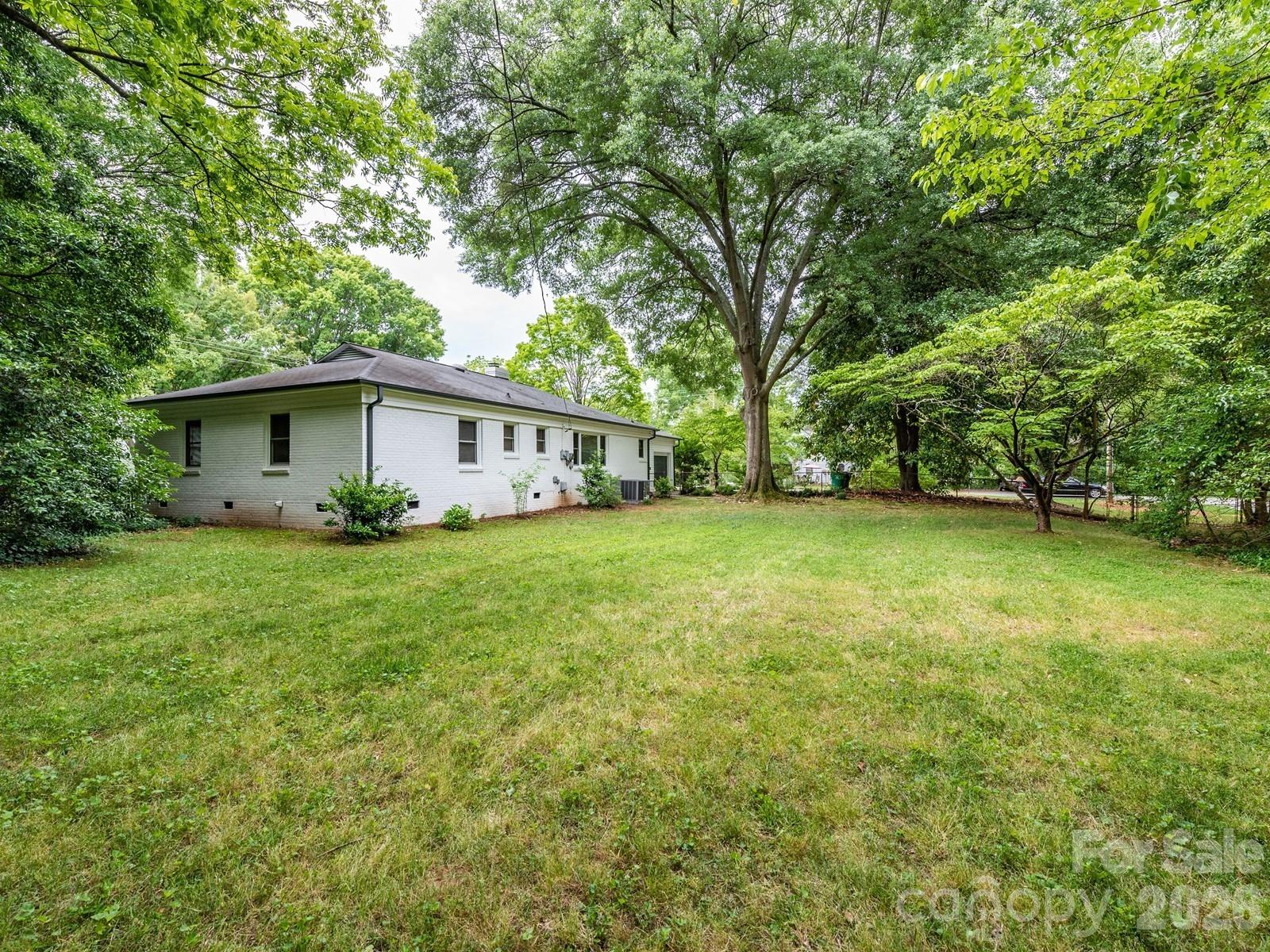 1301 N Sharon Amity Rd, Charlotte, NC 28211