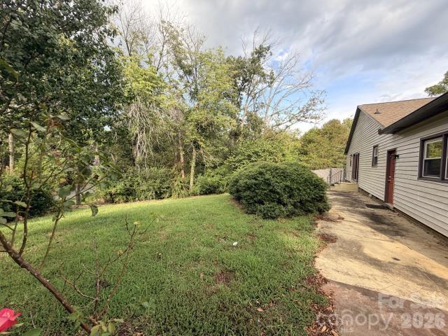 102 Nob Hill Dr, Gaffney, SC 29340