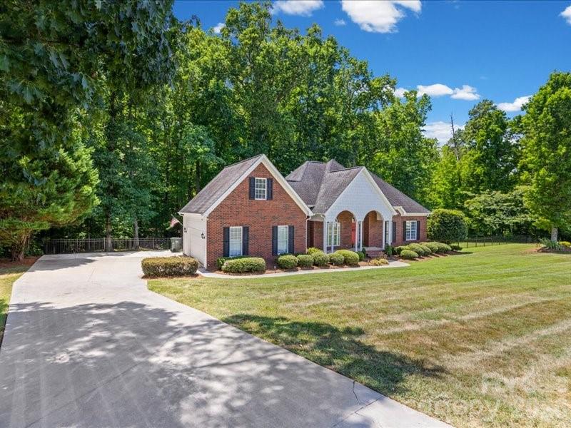923 Gristmill Dr, Rock Hill, SC 29732