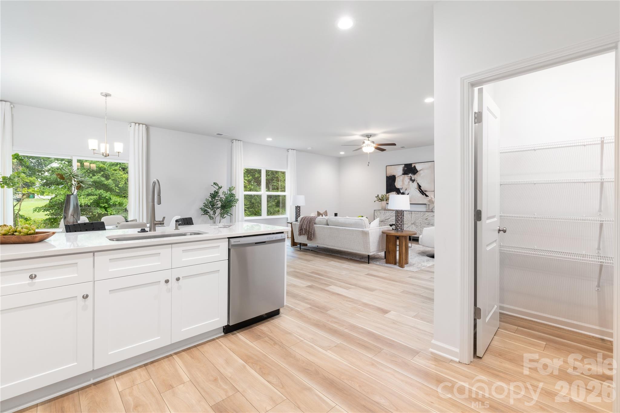 9532 Misenheimer Rd, Charlotte, NC 28215
