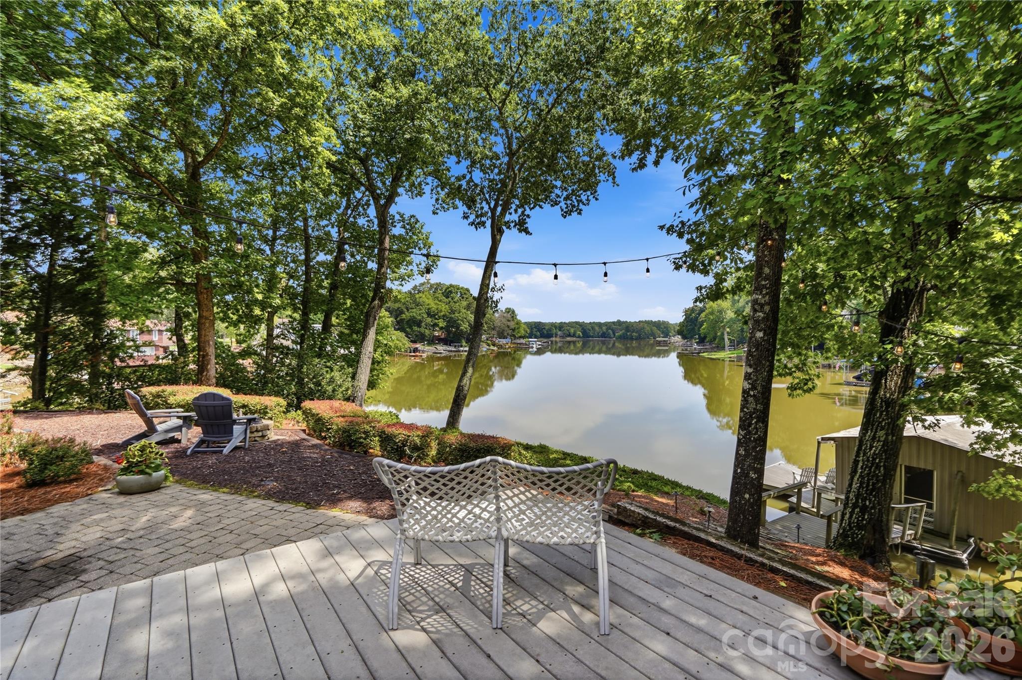1075 Lakefront Woods Dr, Belmont, NC 28012