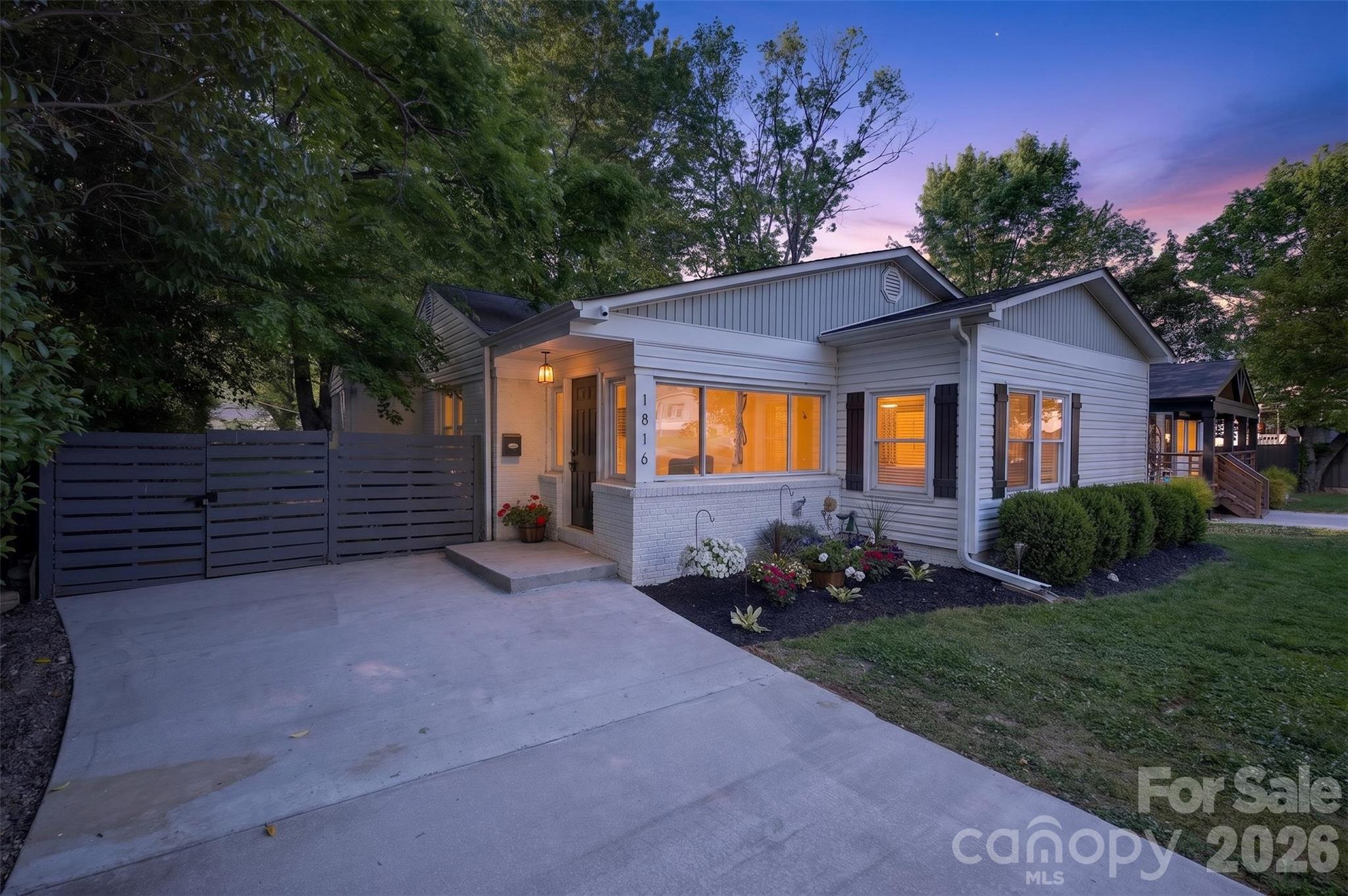 1816 Anderson St, Charlotte, NC 28205