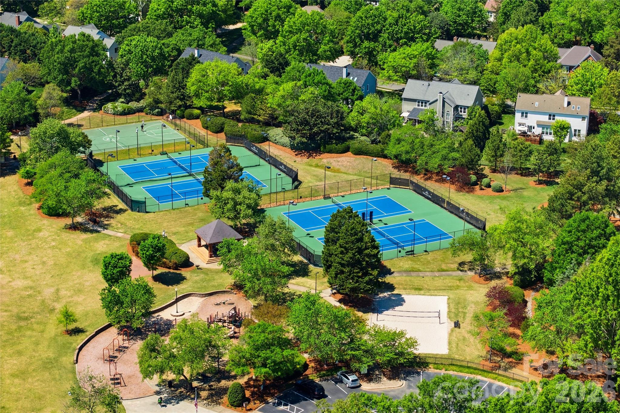 9035 Meadowmont View Dr, Charlotte, NC 28269