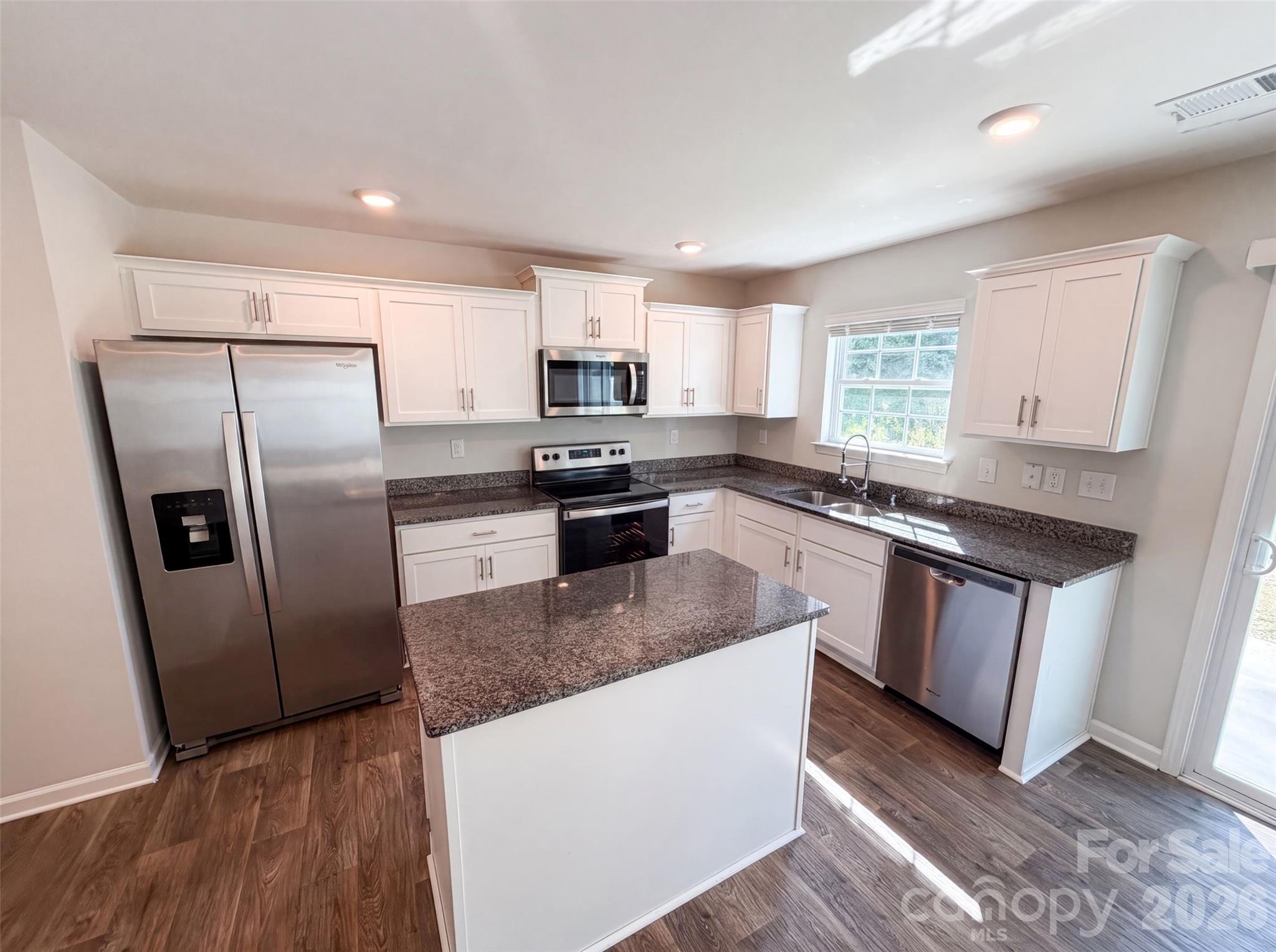 2014 Tarzi Ln, Charlotte, NC 28215