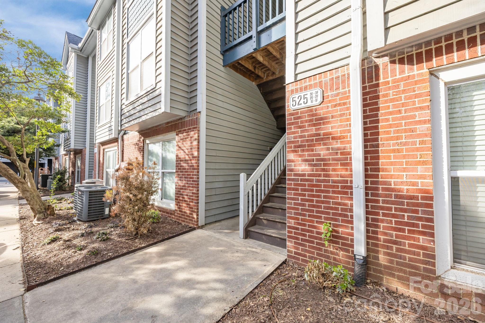 525 N Graham St #2E, Charlotte, NC 28202
