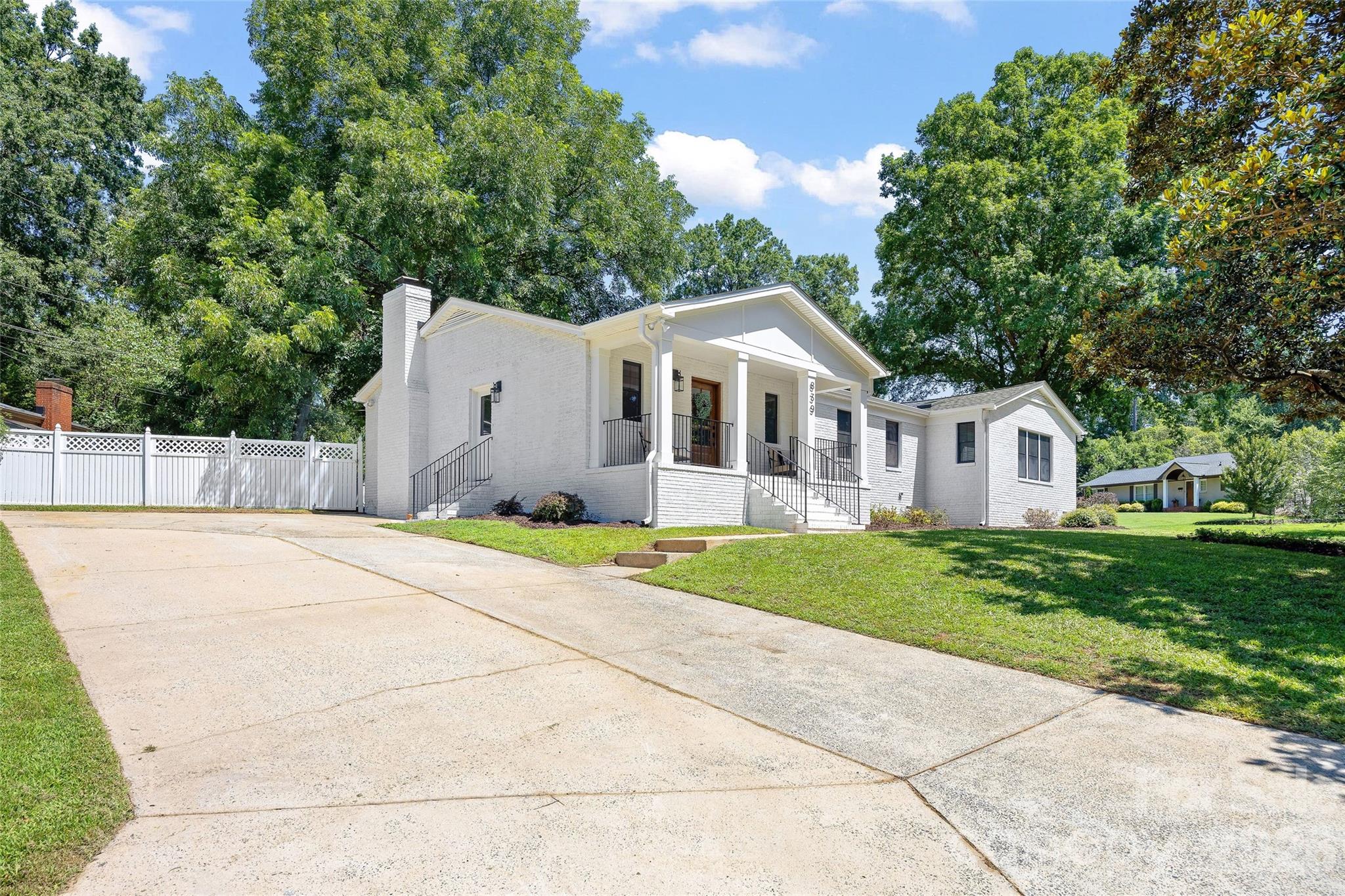 839 Montford Dr, Charlotte, NC 28209
