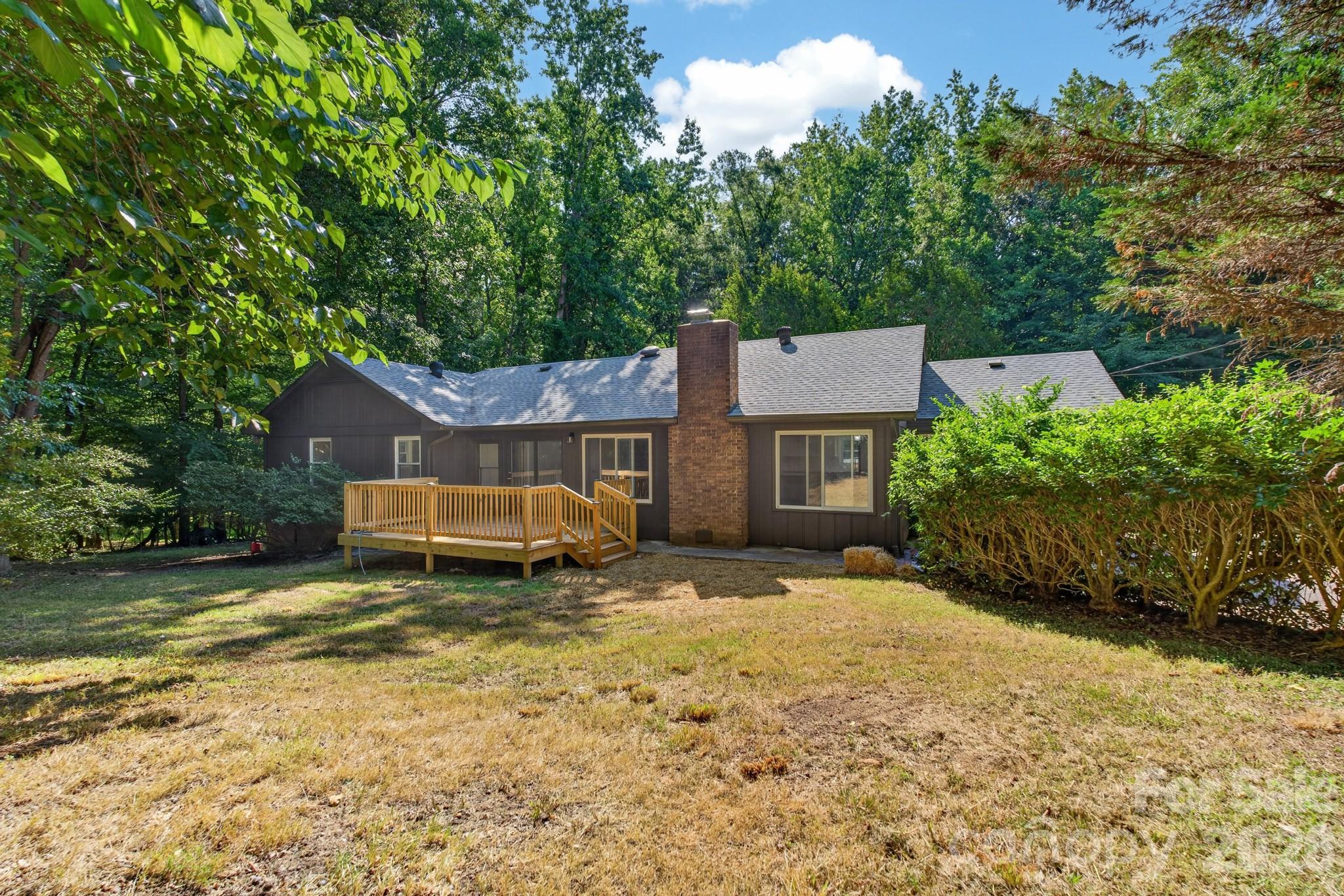 4531 Belhaven Forest Dr, Gastonia, NC 28056
