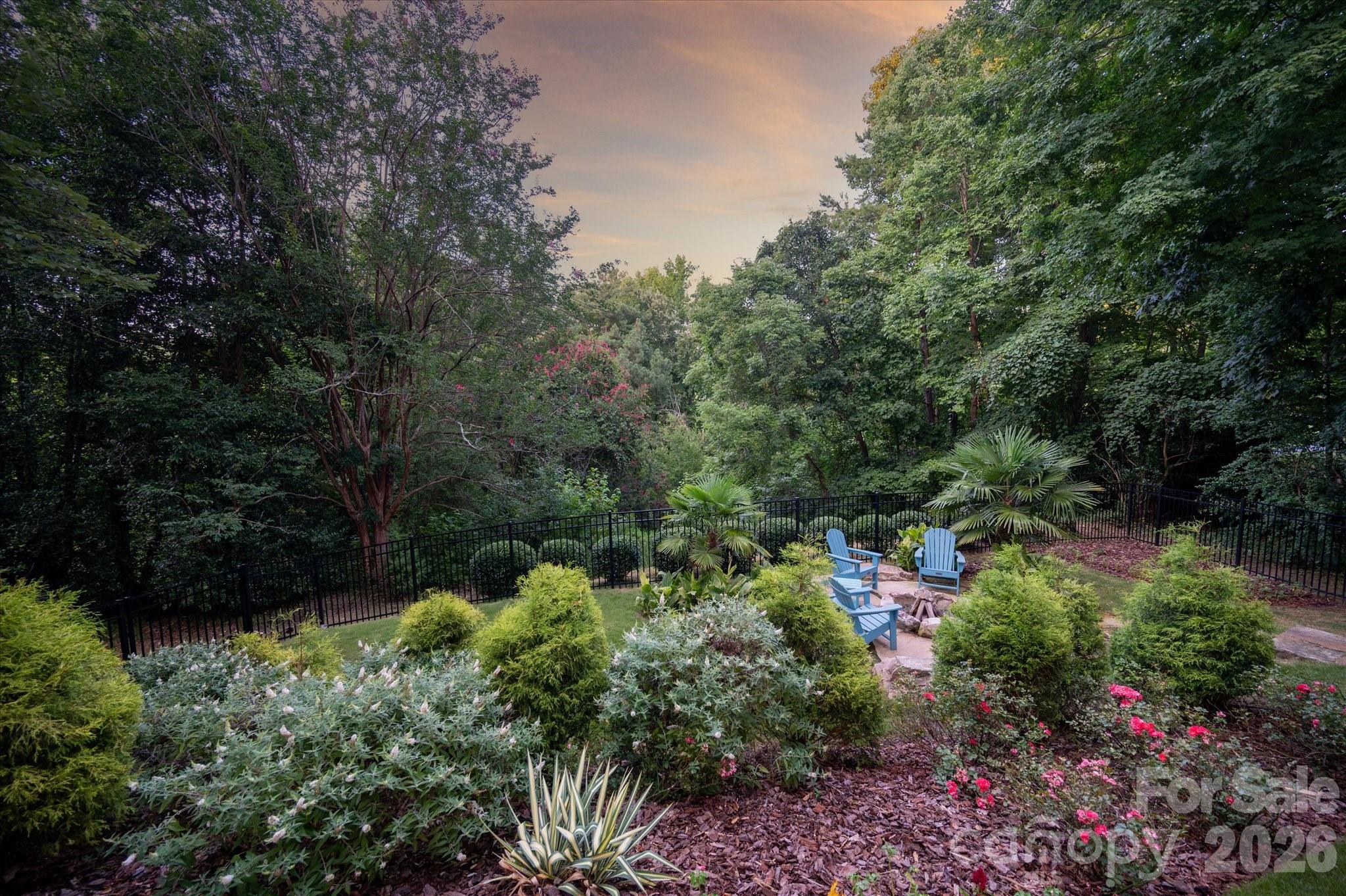 6812 Linkside Ct, Charlotte, NC 28277