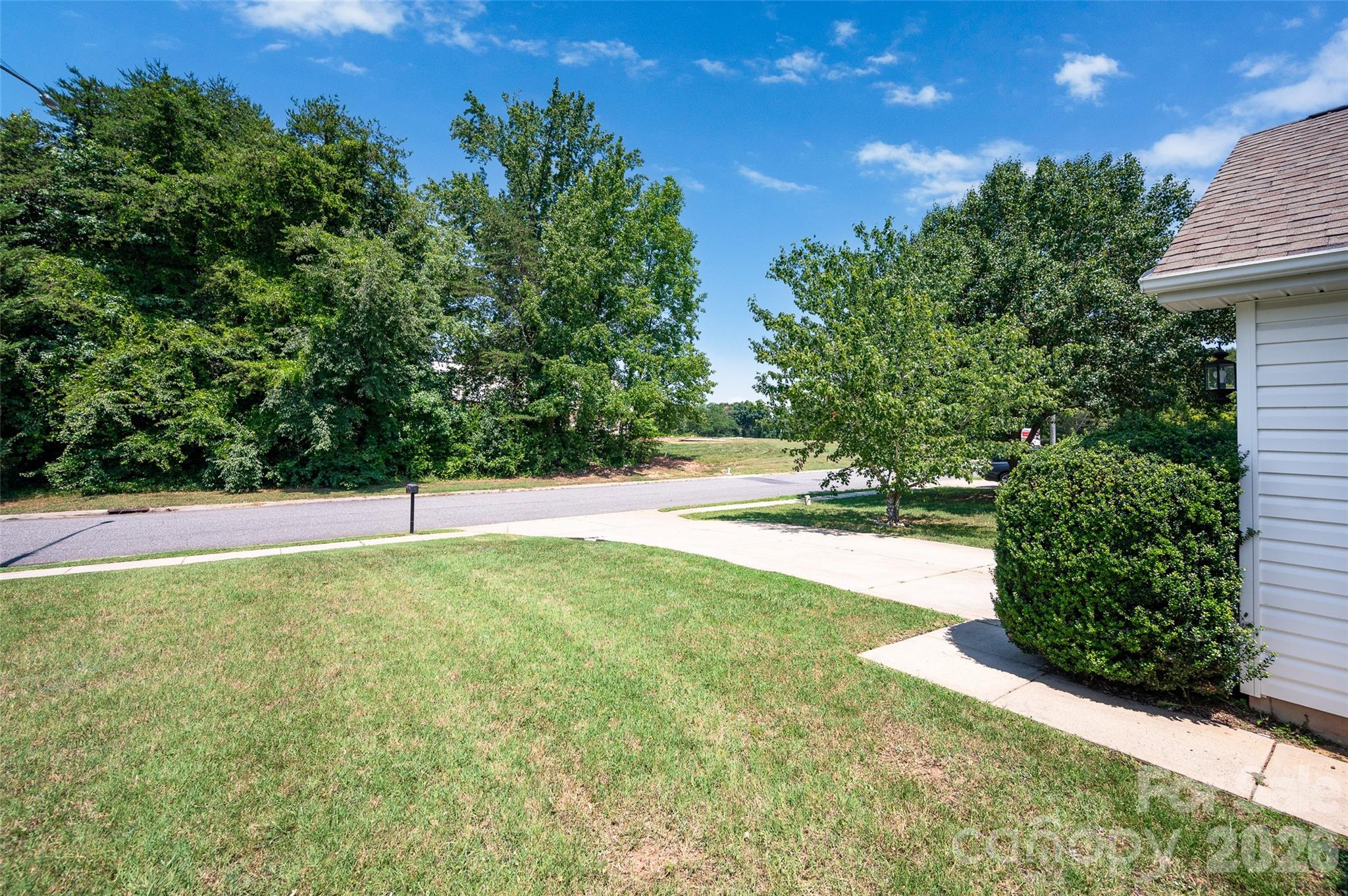 420 Fawnbrook Ln, Gastonia, NC 28052