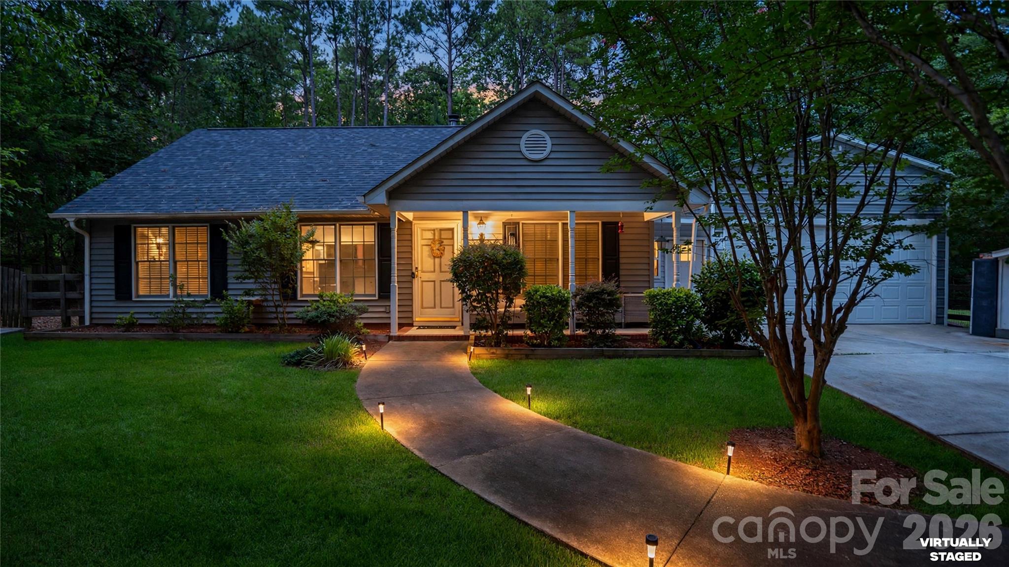 8003 Hope Ln, Waxhaw, NC 28173