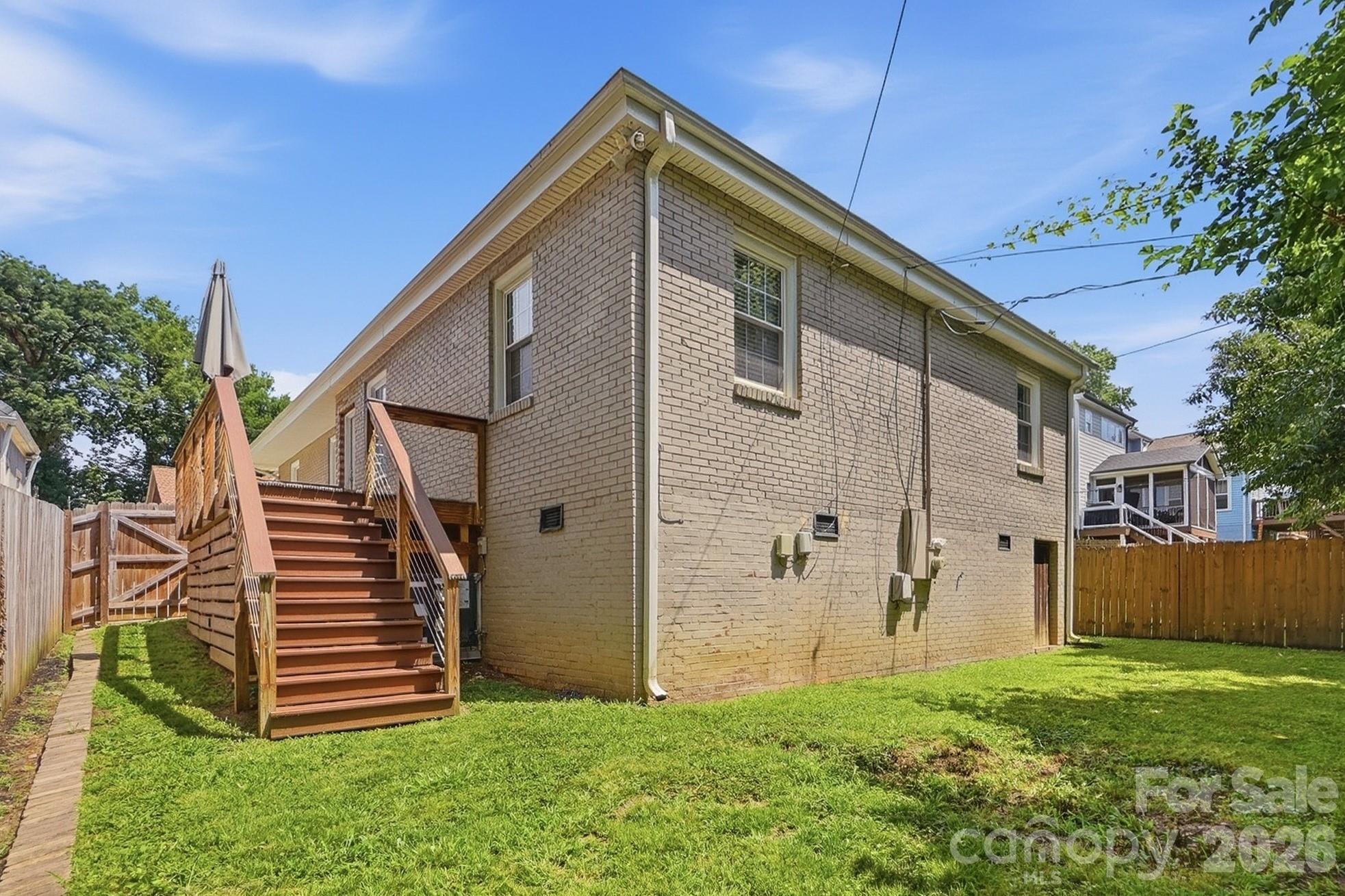 417 Woodvale Pl, Charlotte, NC 28208