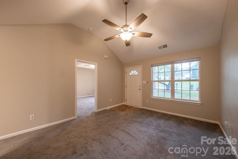 2502 Hemby Woods Dr, Charlotte, NC 28262