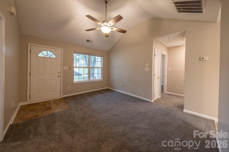 2502 Hemby Woods Dr, Charlotte, NC 28262
