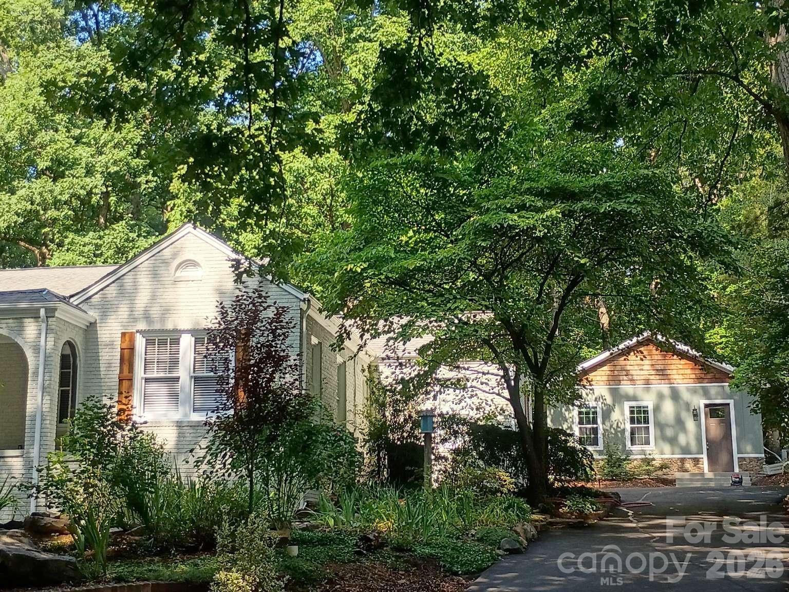 403 N Cannon Blvd, Kannapolis, NC 28083