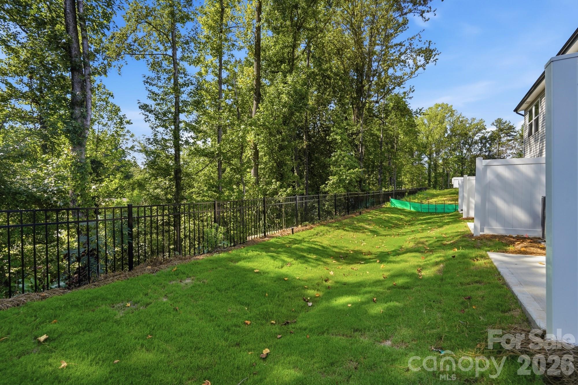 3201 Meadow Knoll Dr, Charlotte, NC 28269